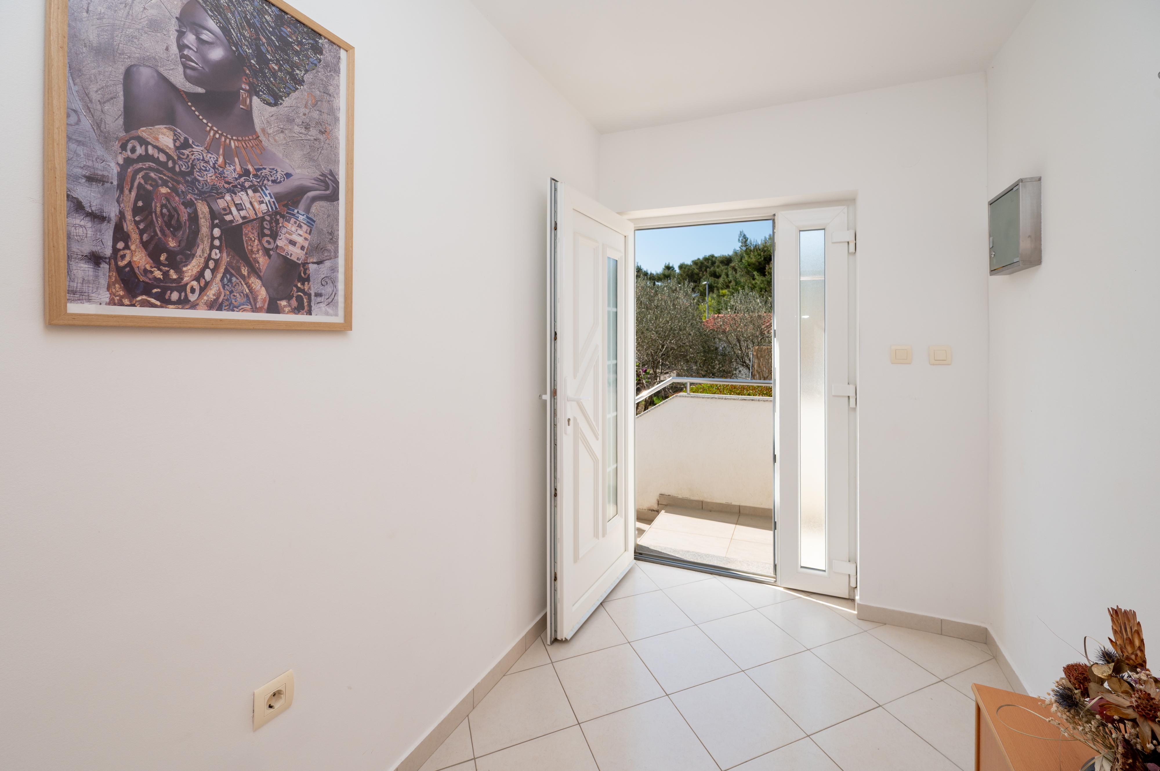 Two bedroom house with balcony Novigrad  K