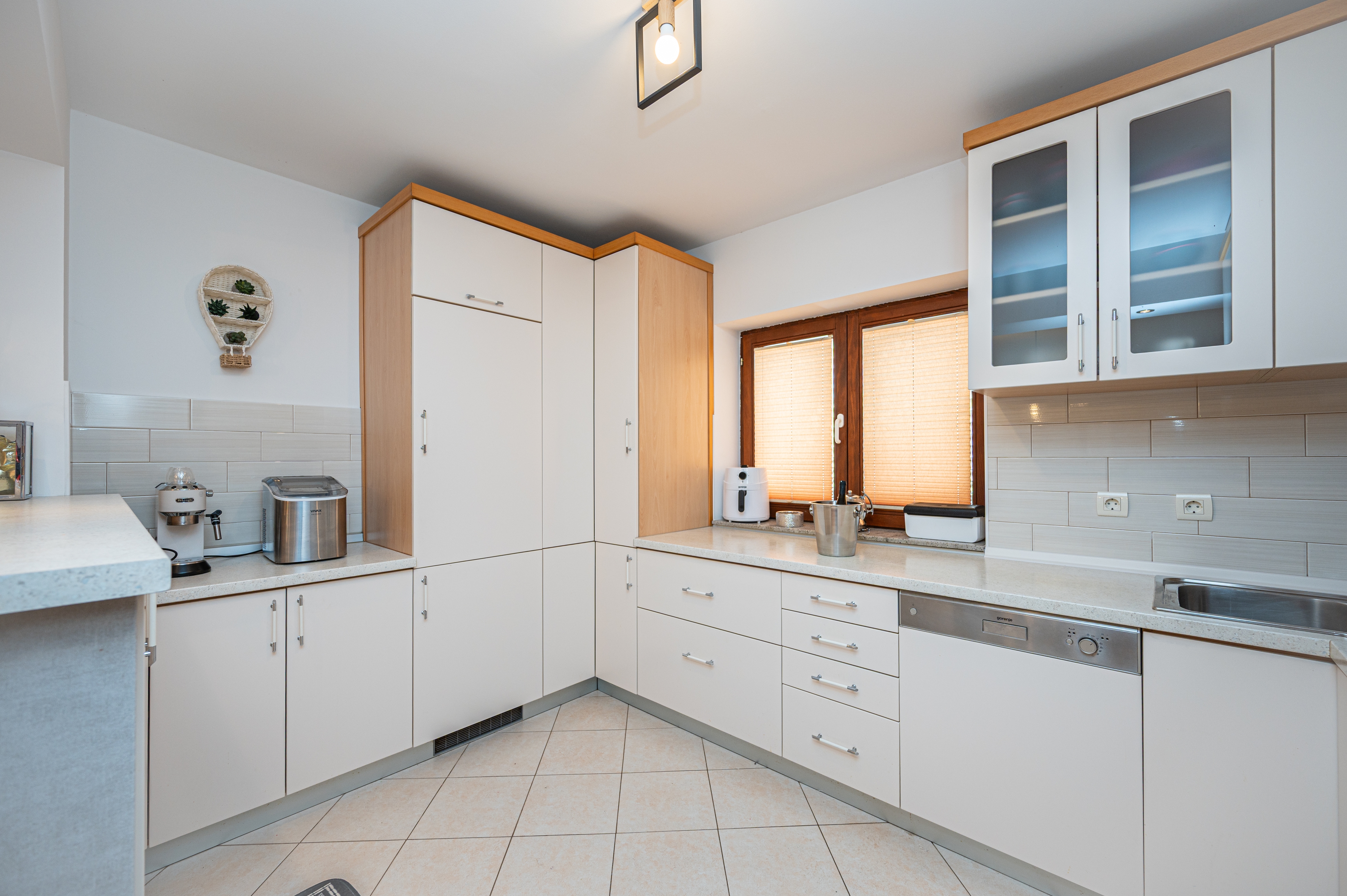 Two bedroom house with balcony Novigrad  K