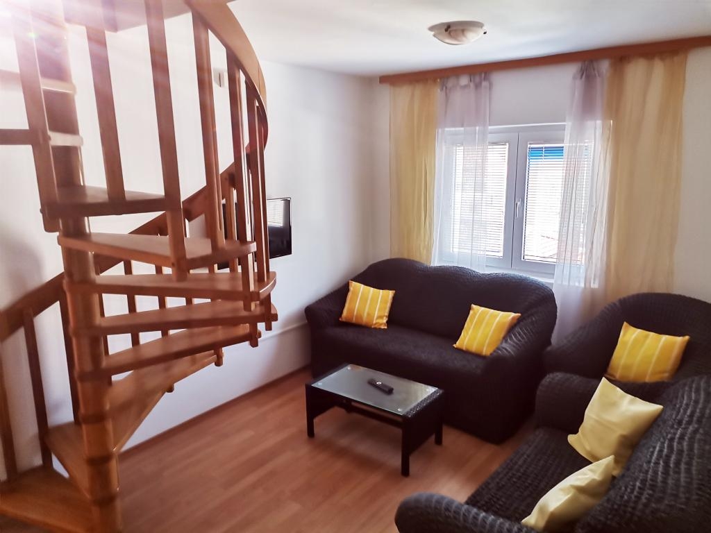 Three bedroom apartment with terrace Lopar, Rab (A-23825-c) Three bedroom apartment with terrace Lopar, Rab (A-23825-c)