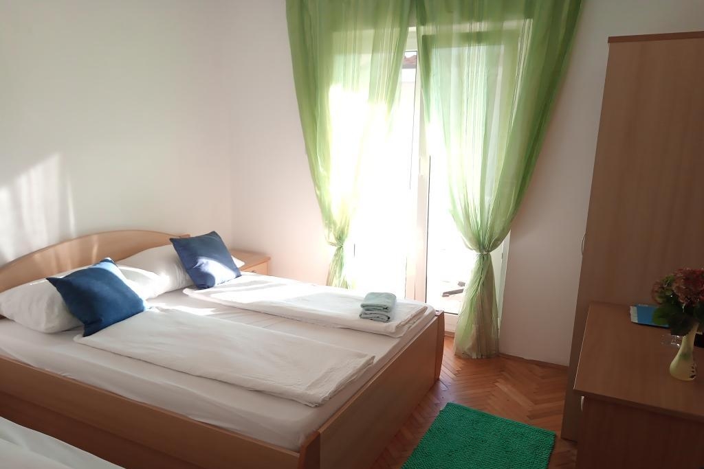 Room with balcony Lopar, Rab (S-23825-b) Room with balcony Lopar, Rab (S-23825-b)