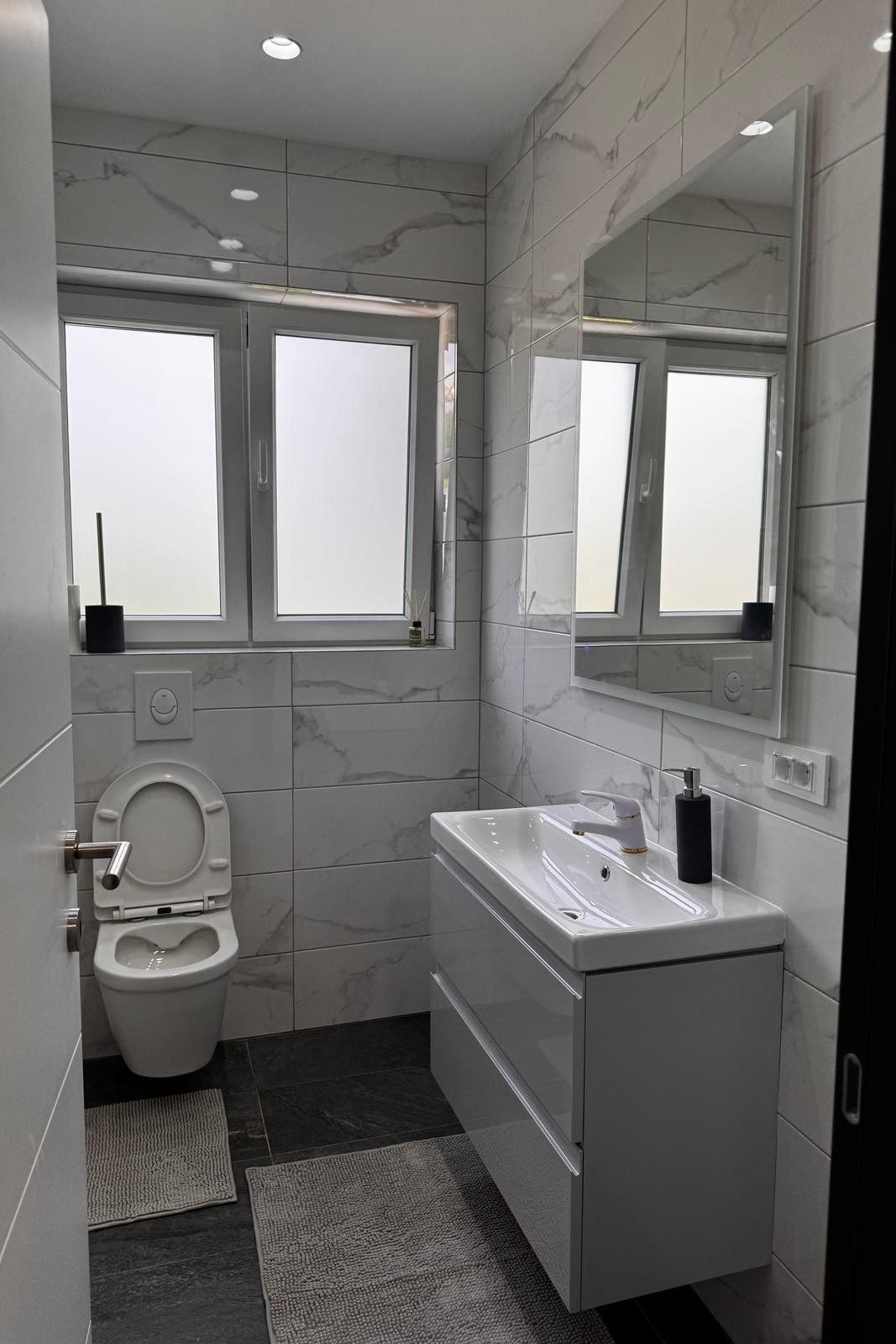 Comfortable and spacious house with terrace and sea view Opatija  K