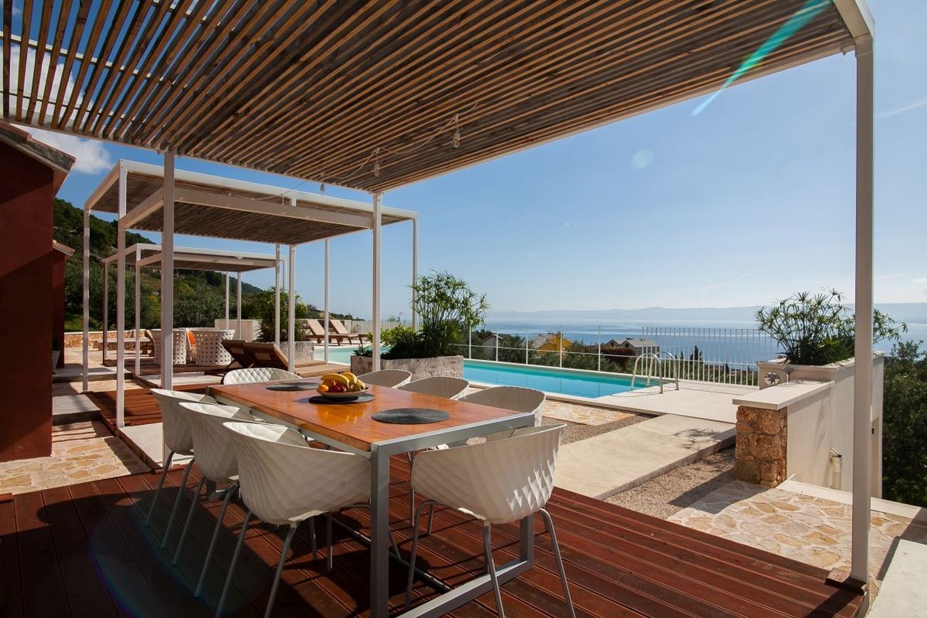 Three bedroom house with terrace and sea view Bol, Brač  K