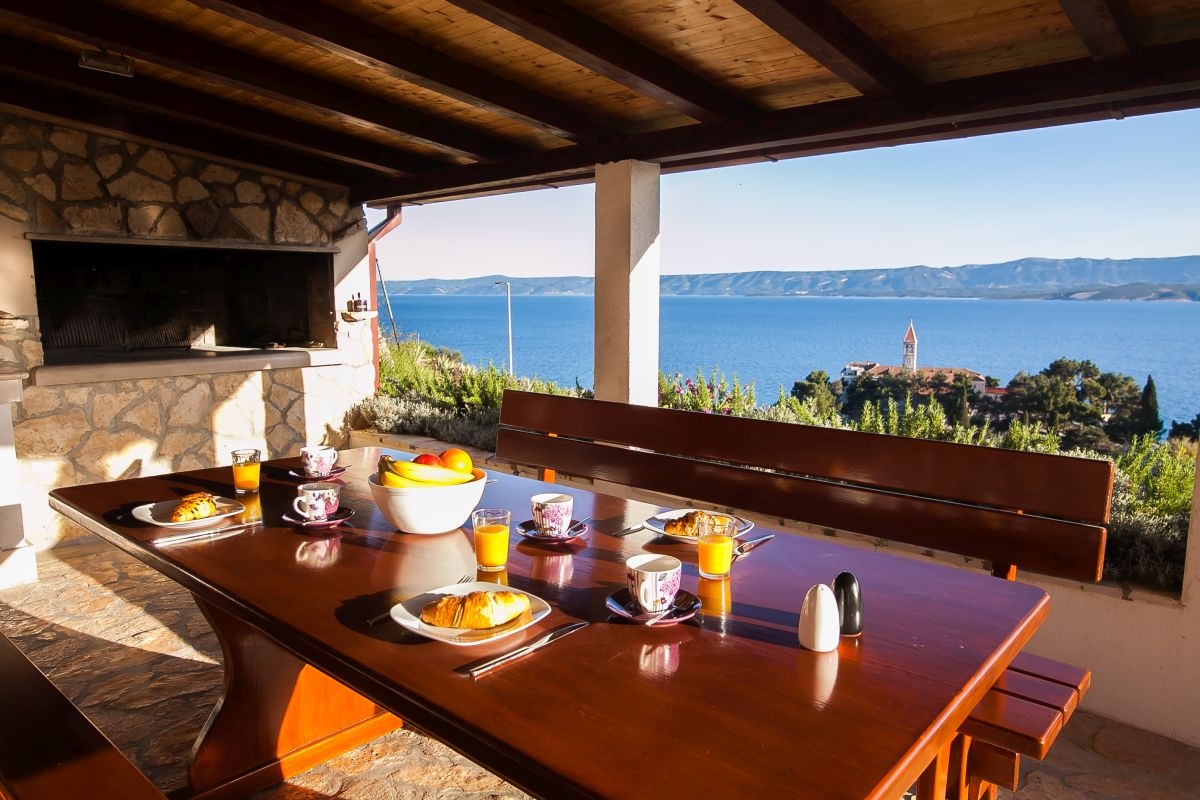 Two bedroom house with terrace and sea view Bol, Brač  K