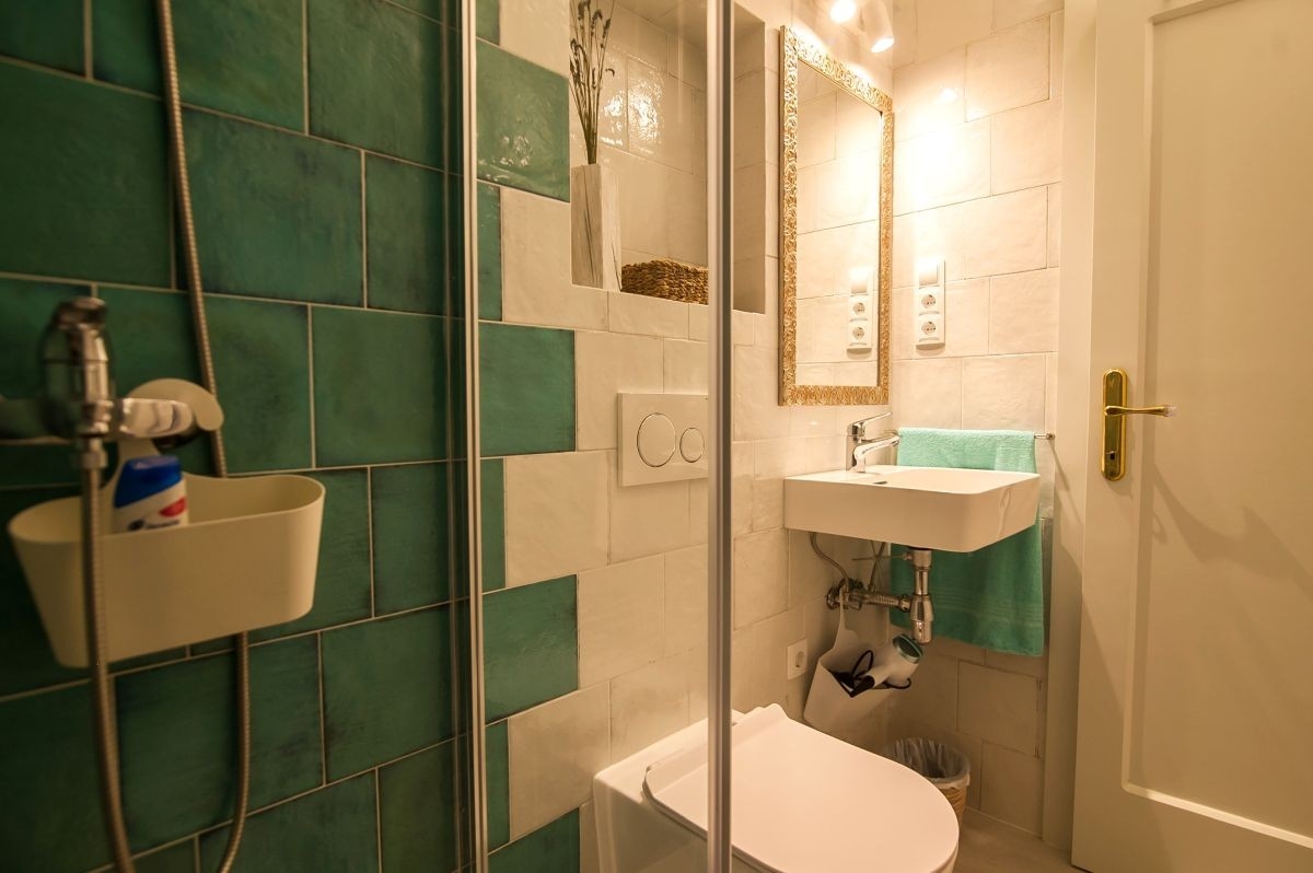 Three bedroom house with terrace Bol, Brač  K