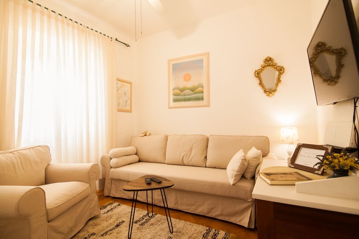 Three bedroom house with terrace Bol, Brač (K-23842)