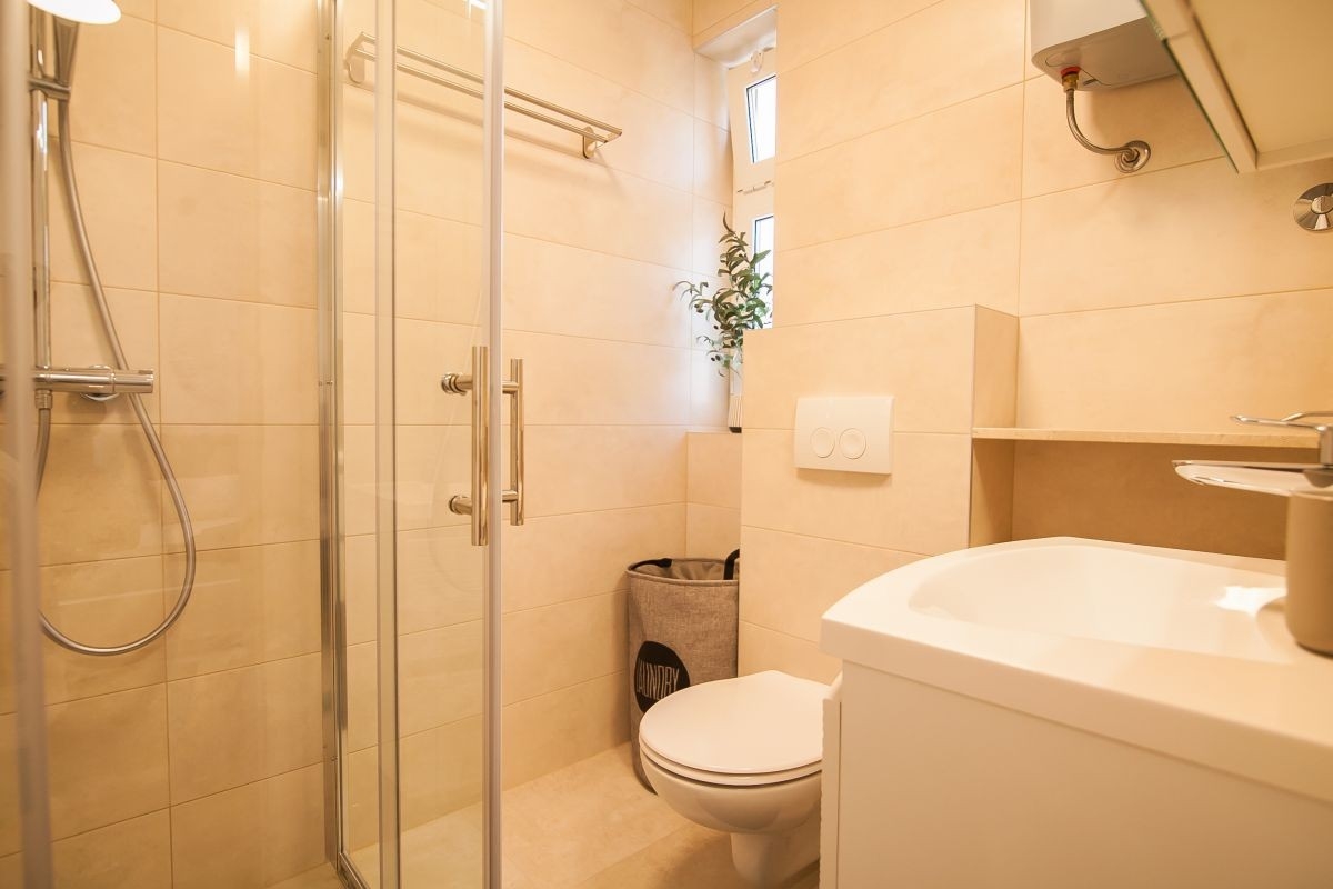 Three bedroom apartment with terrace and sea view Bol, Brač  A-a