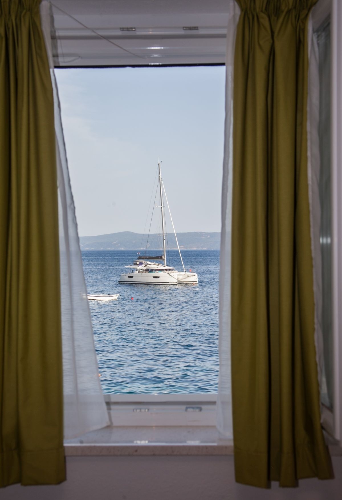 Three bedroom apartment with terrace and sea view Bol, Brač  A-a