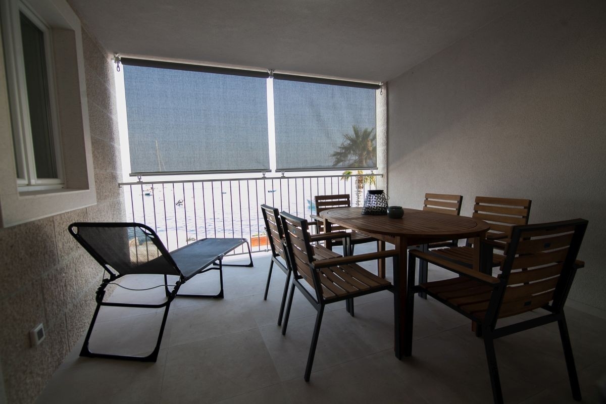 Three bedroom apartment with terrace and sea view Bol, Brač  A-a