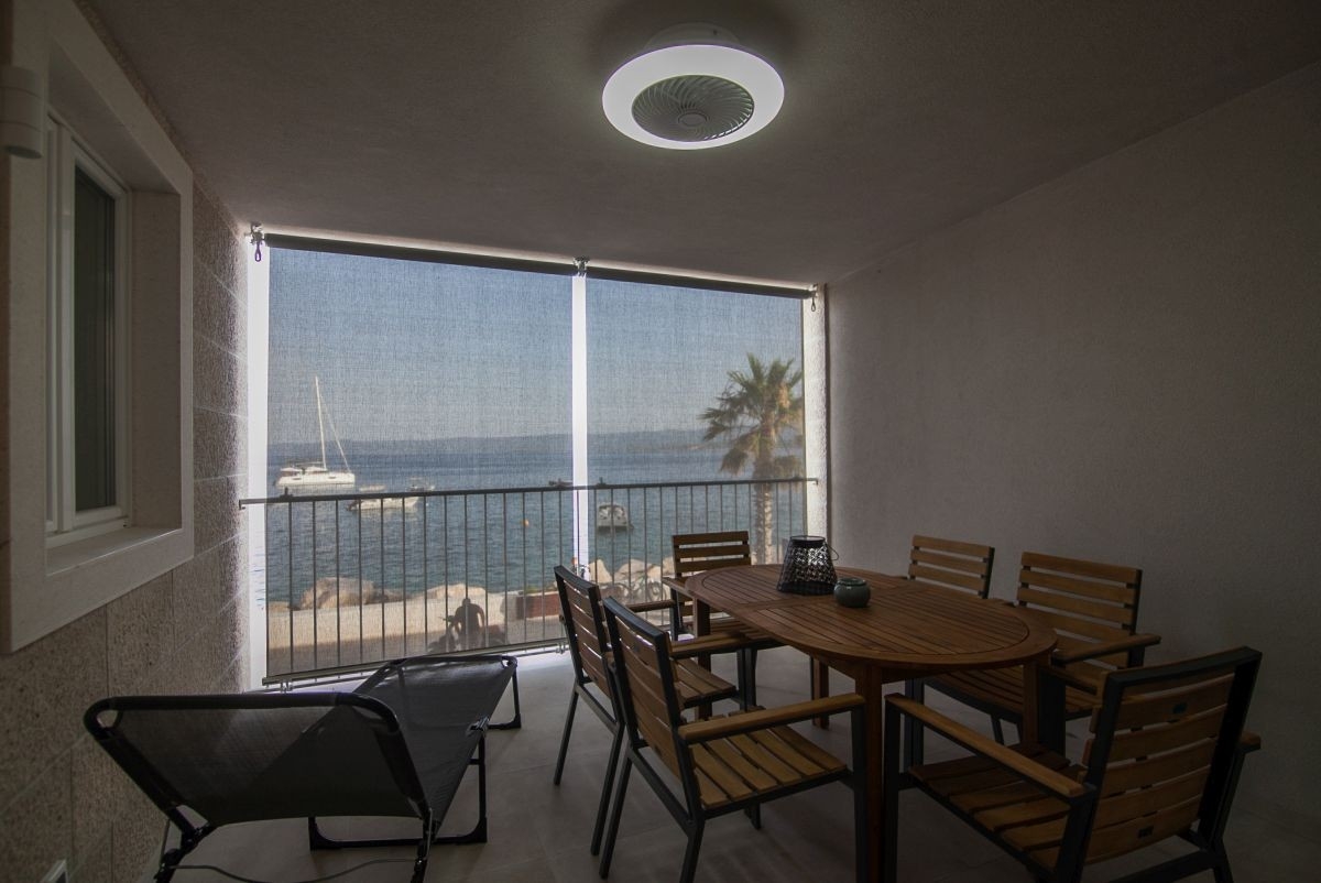 Three bedroom apartment with terrace and sea view Bol, Brač  A-a