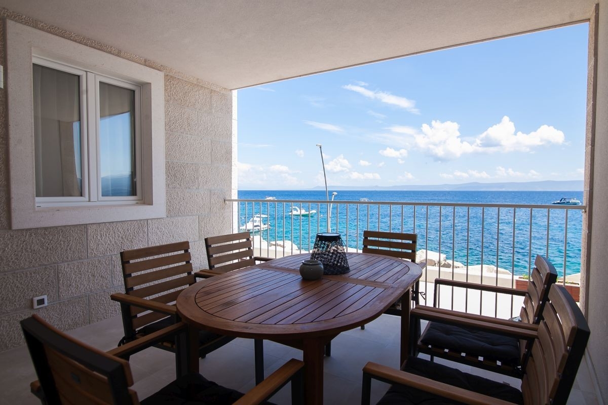 Three bedroom apartment with terrace and sea view Bol, Brač  A-a