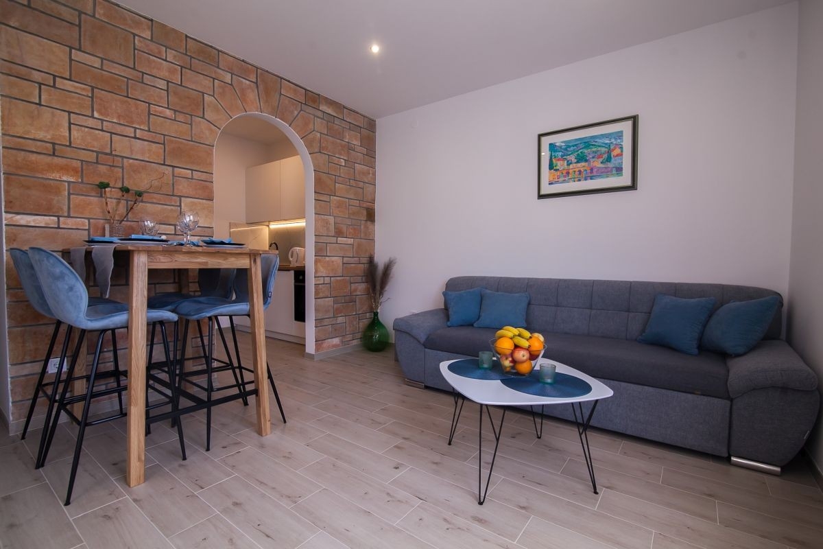 Two bedroom apartment with terrace Bol, Brač (A-23844-a) Two bedroom apartment with terrace Bol, Brač (A-23844-a)