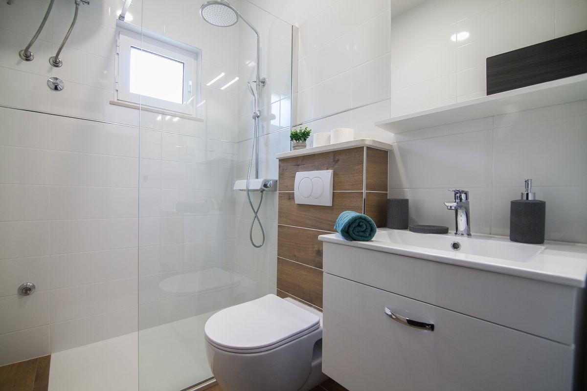 Two bedroom apartment with terrace Bol, Brač  A-b