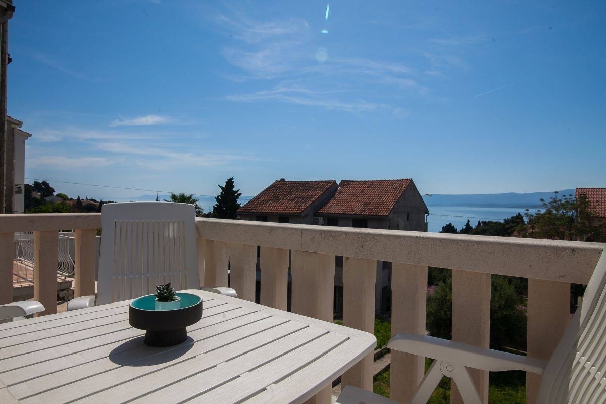 Two bedroom apartment with terrace and sea view Bol, Brač  A-a