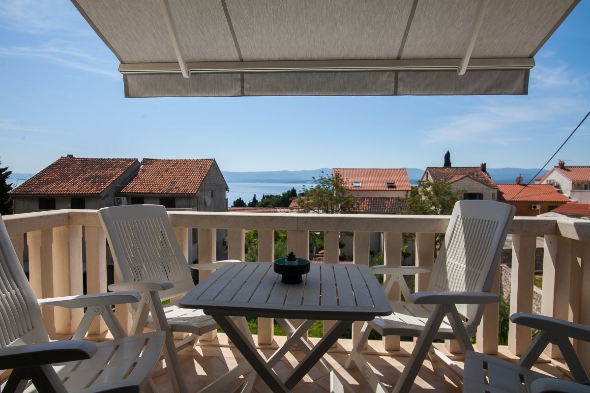 Two bedroom apartment with terrace and sea view Bol, Brač  A-a