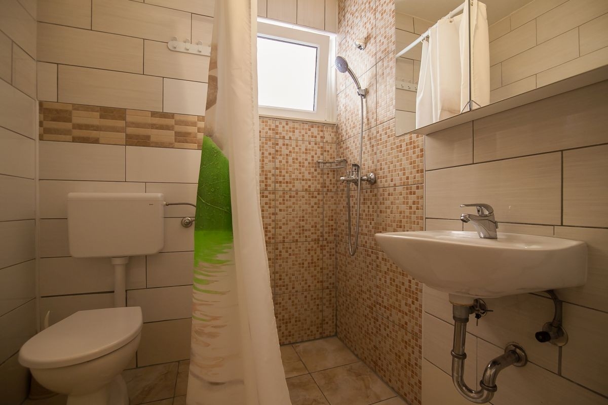 Two bedroom apartment with terrace Bol, Brač  A-b