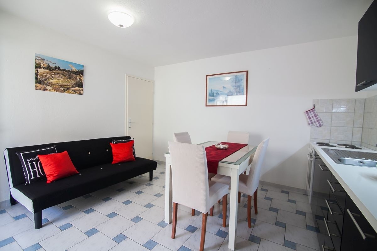 Two bedroom apartment with terrace Bol, Brač (A-23847-b) Two bedroom apartment with terrace Bol, Brač (A-23847-b)