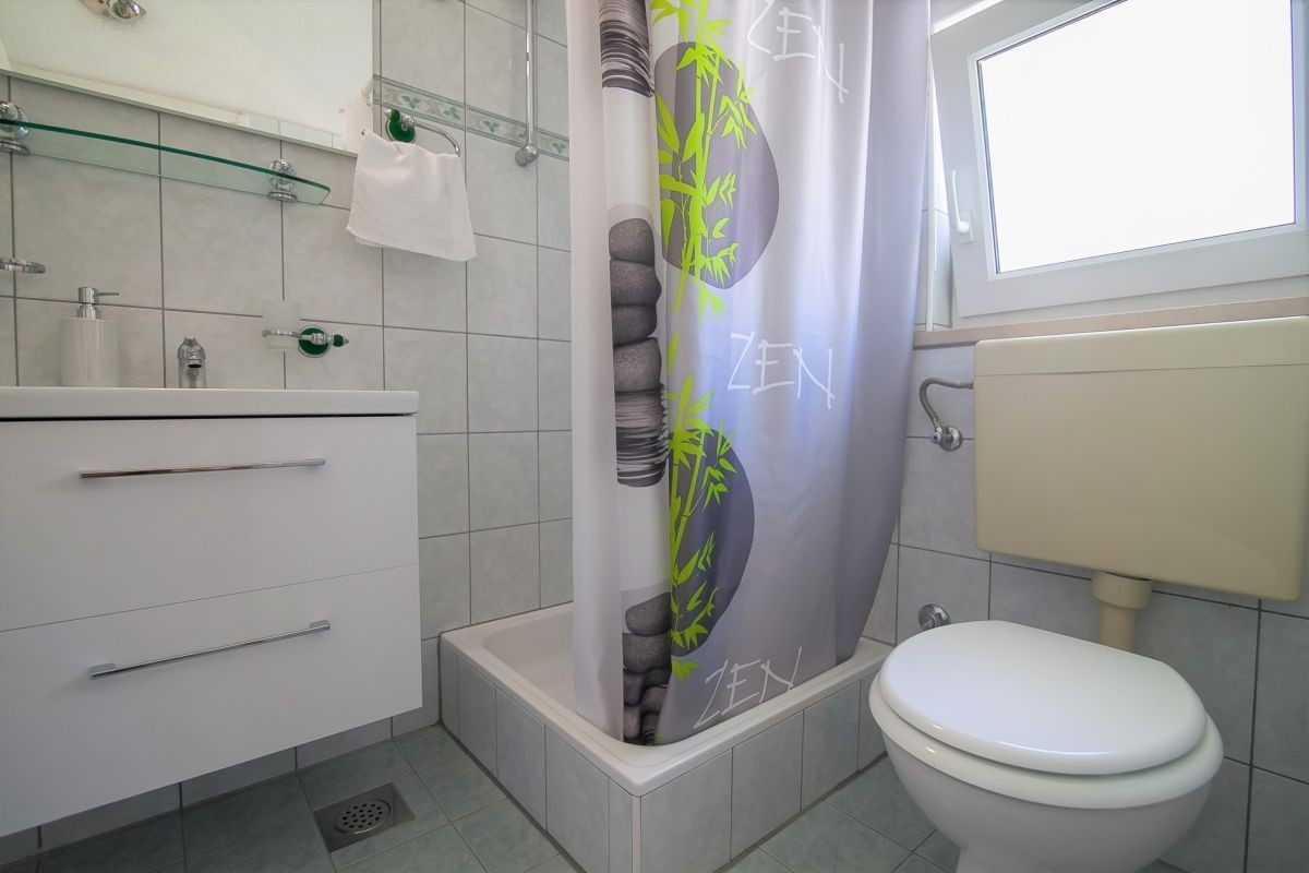 Two bedroom apartment with terrace and sea view Bol, Brač  A-c