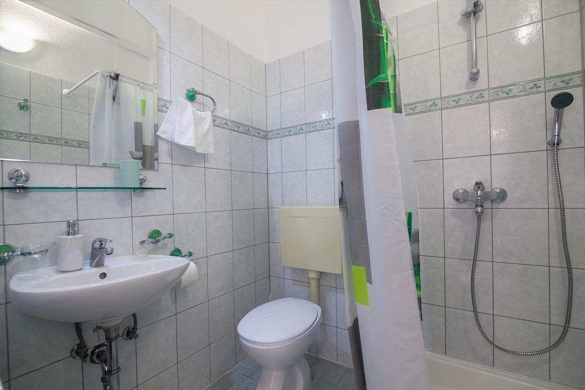 Two bedroom apartment with terrace and sea view Bol, Brač  A-c