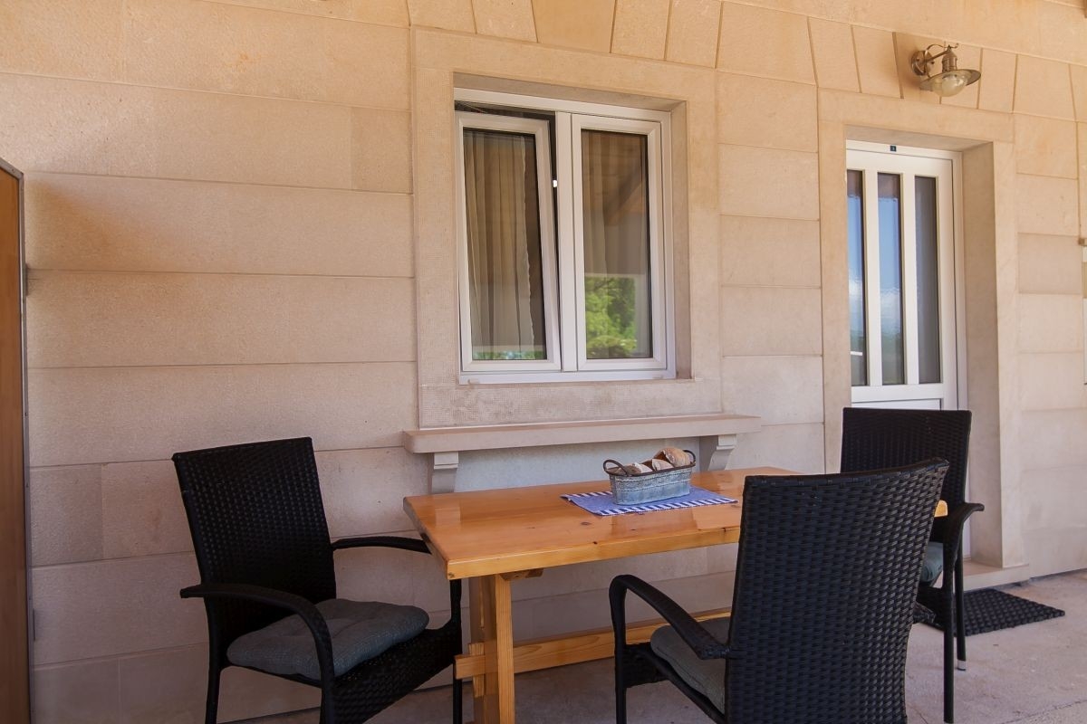 One bedroom apartment with terrace Bol, Brač (A-23848-a) One bedroom apartment with terrace Bol, Brač (A-23848-a)