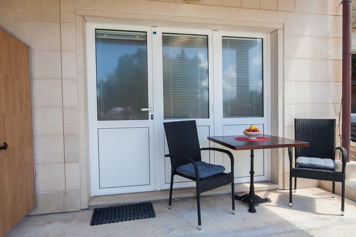 Studio flat with terrace Bol, Brač (AS-23848-a)