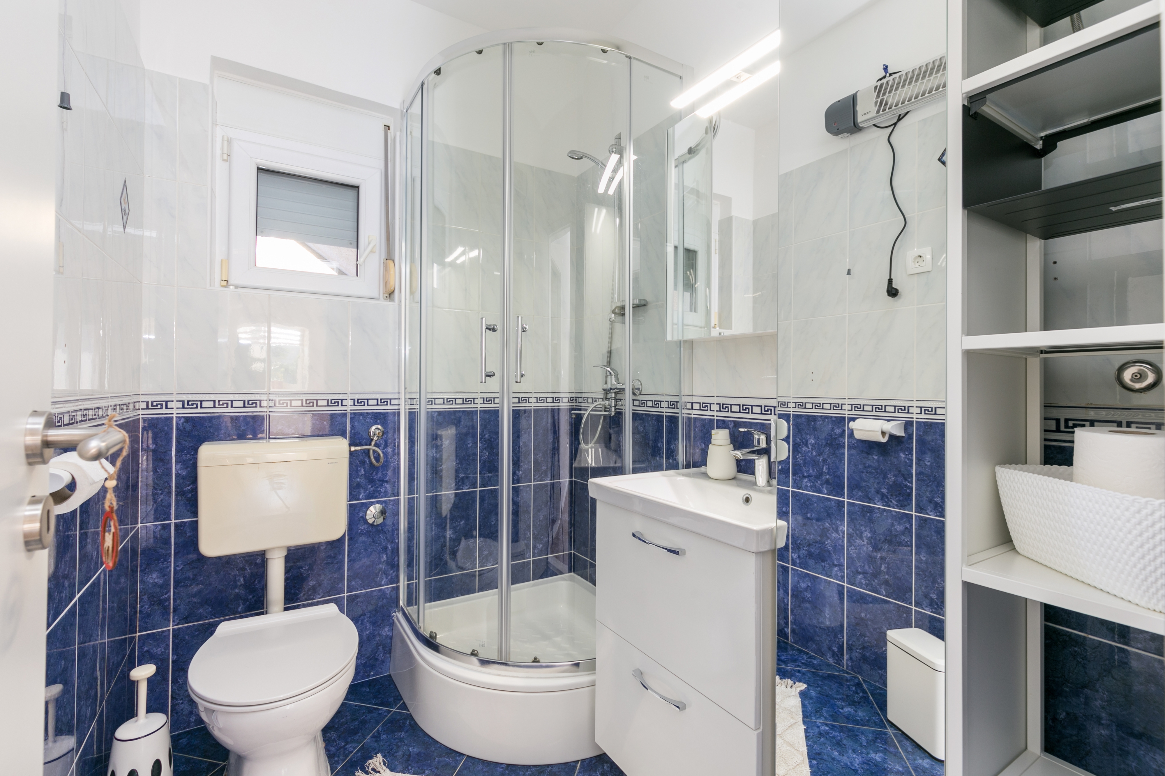 Two bedroom apartment with terrace Trogir  A-a