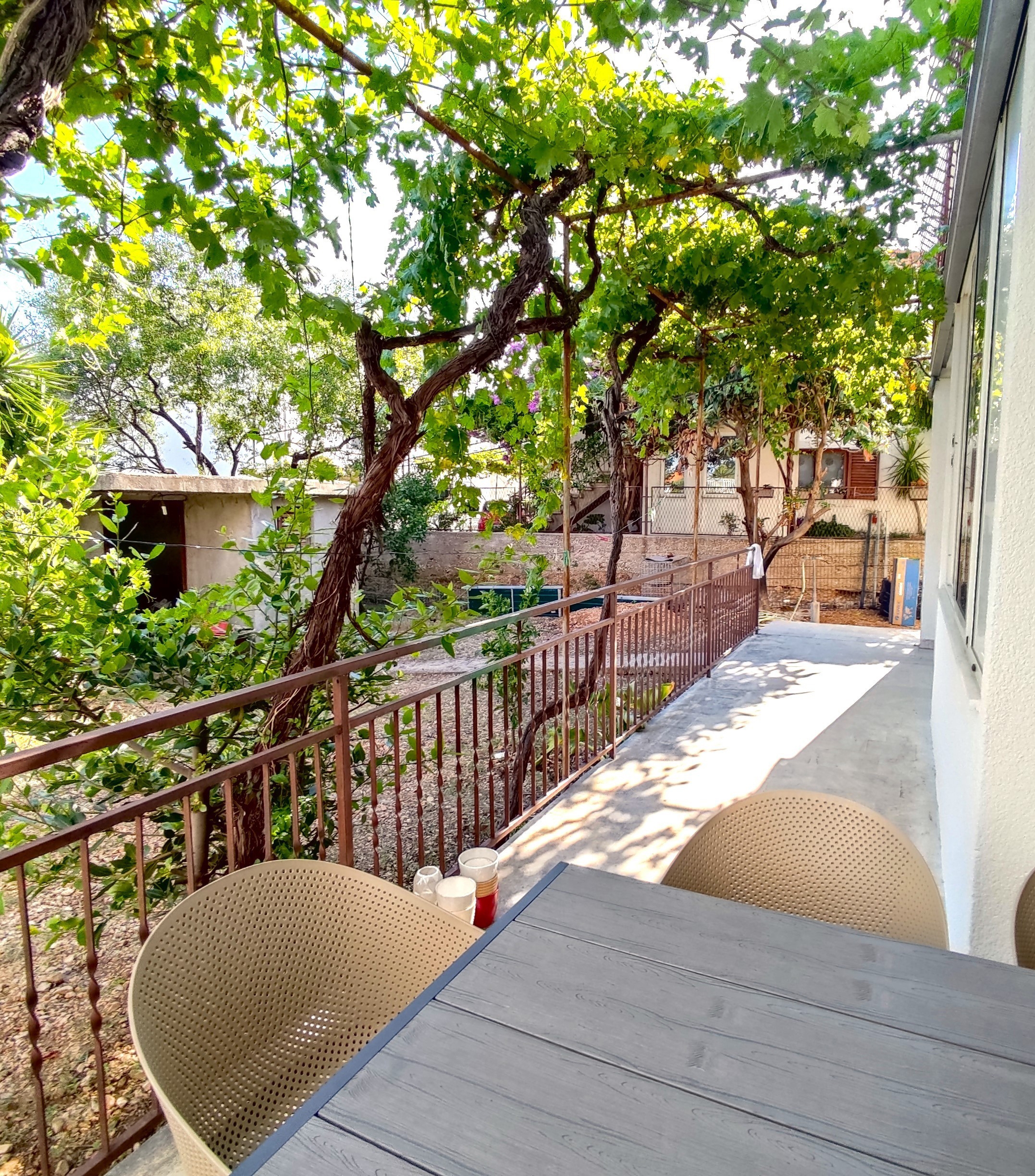 Two bedroom apartment with terrace Trogir  A-a