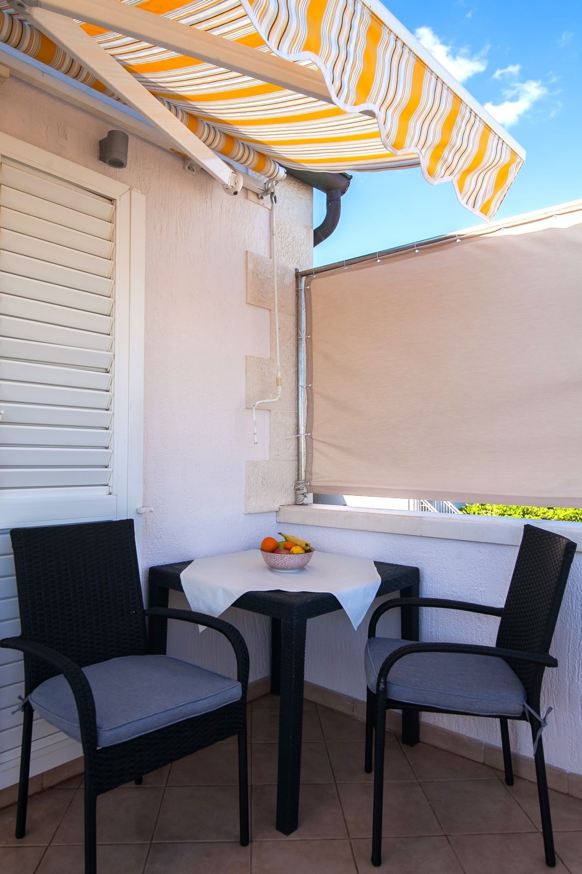 Room with terrace and sea view Bol, Brač  S-a