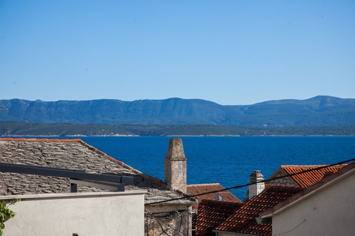 Room with terrace and sea view Bol, Brač  S-a