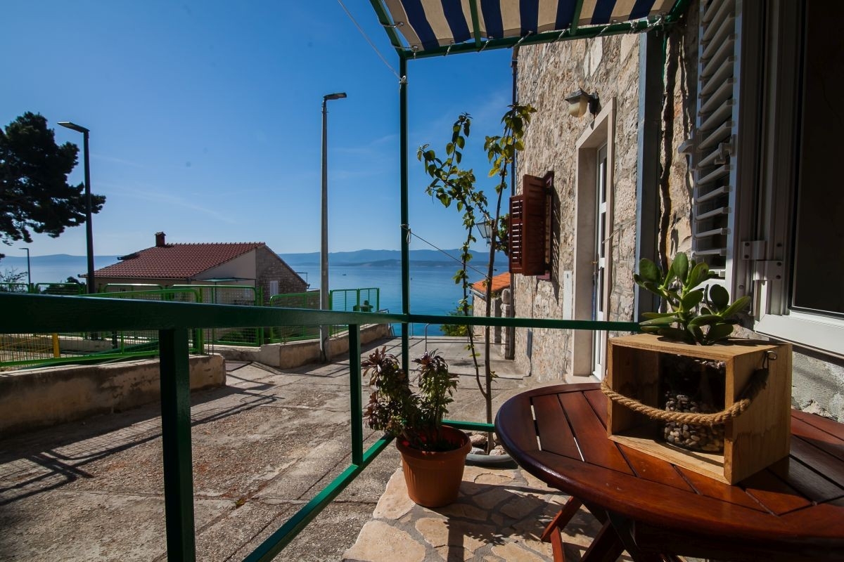 Studio flat with terrace and sea view Bol, Brač  AS-a