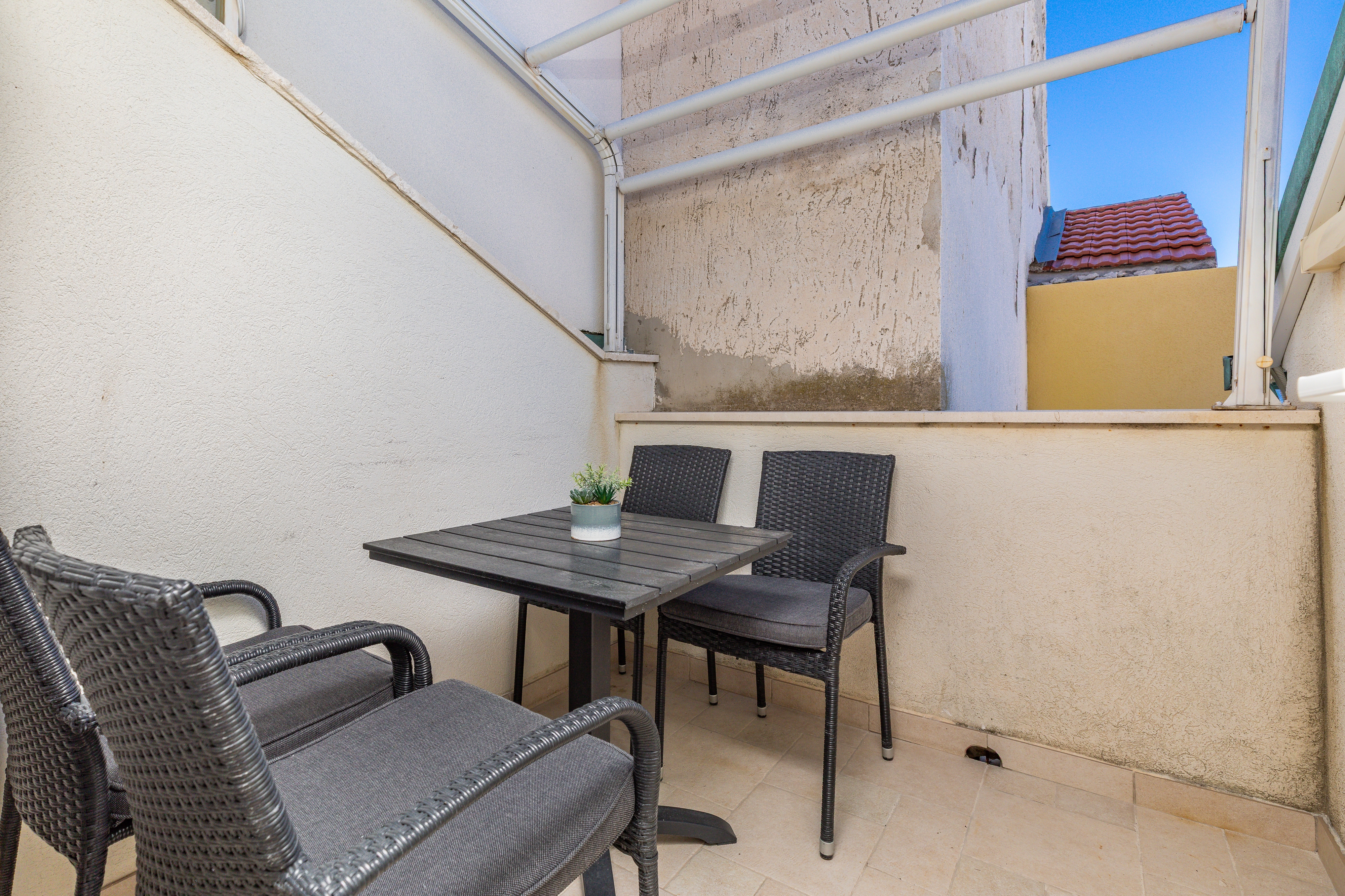 Two bedroom apartment near beach Drašnice, Makarska  A-a