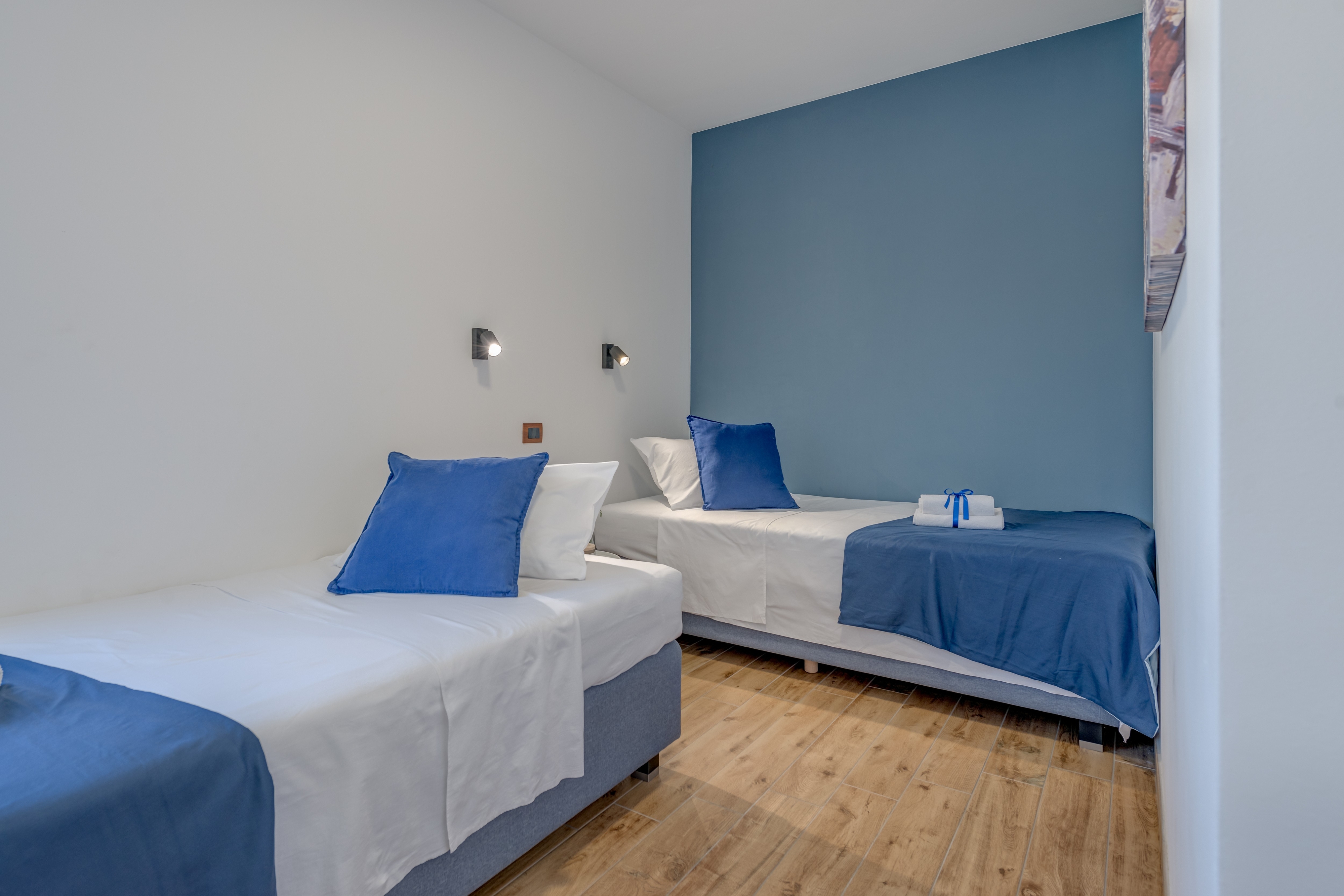 Two bedroom apartment with terrace Trogir  A-a