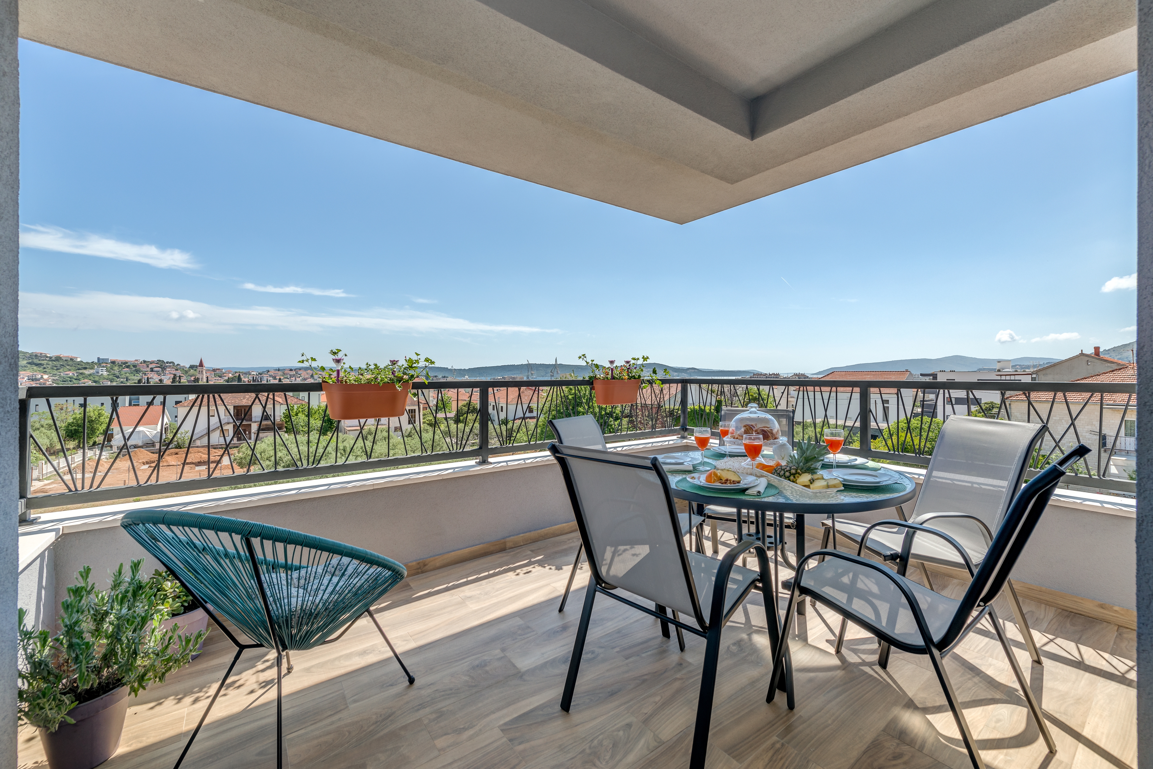 Two bedroom apartment with terrace and sea view Trogir  A-a