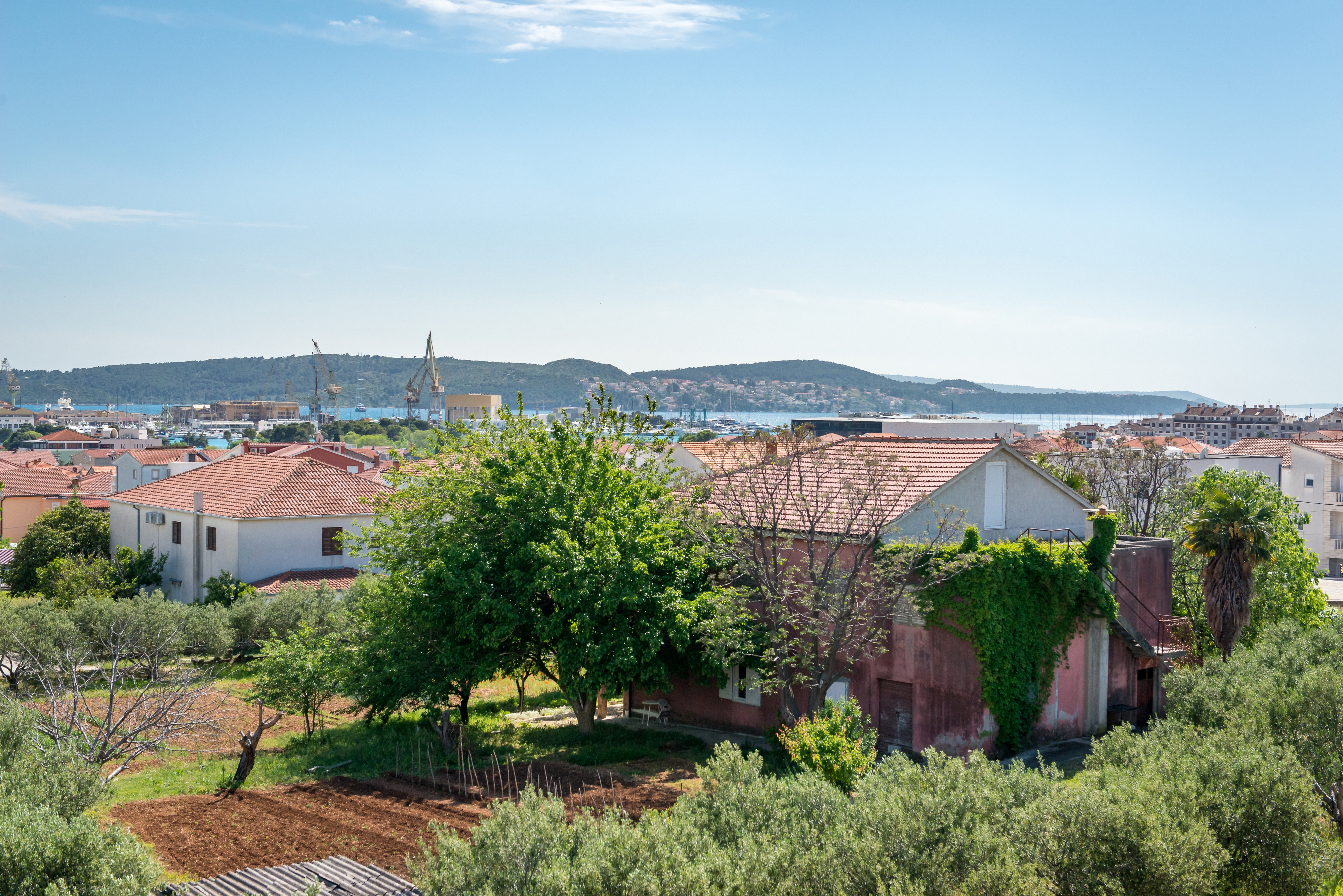 Two bedroom apartment with terrace and sea view Trogir  A-a