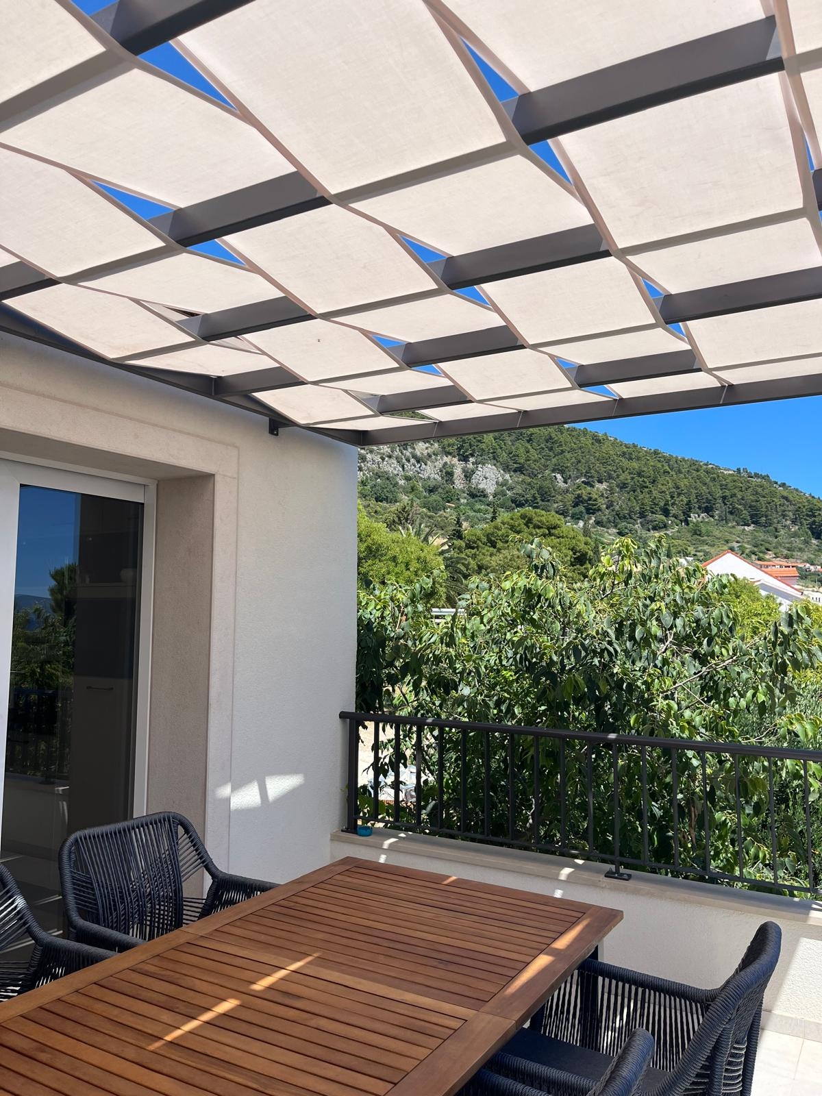 Two bedroom apartment with terrace Bol, Brač  A-a