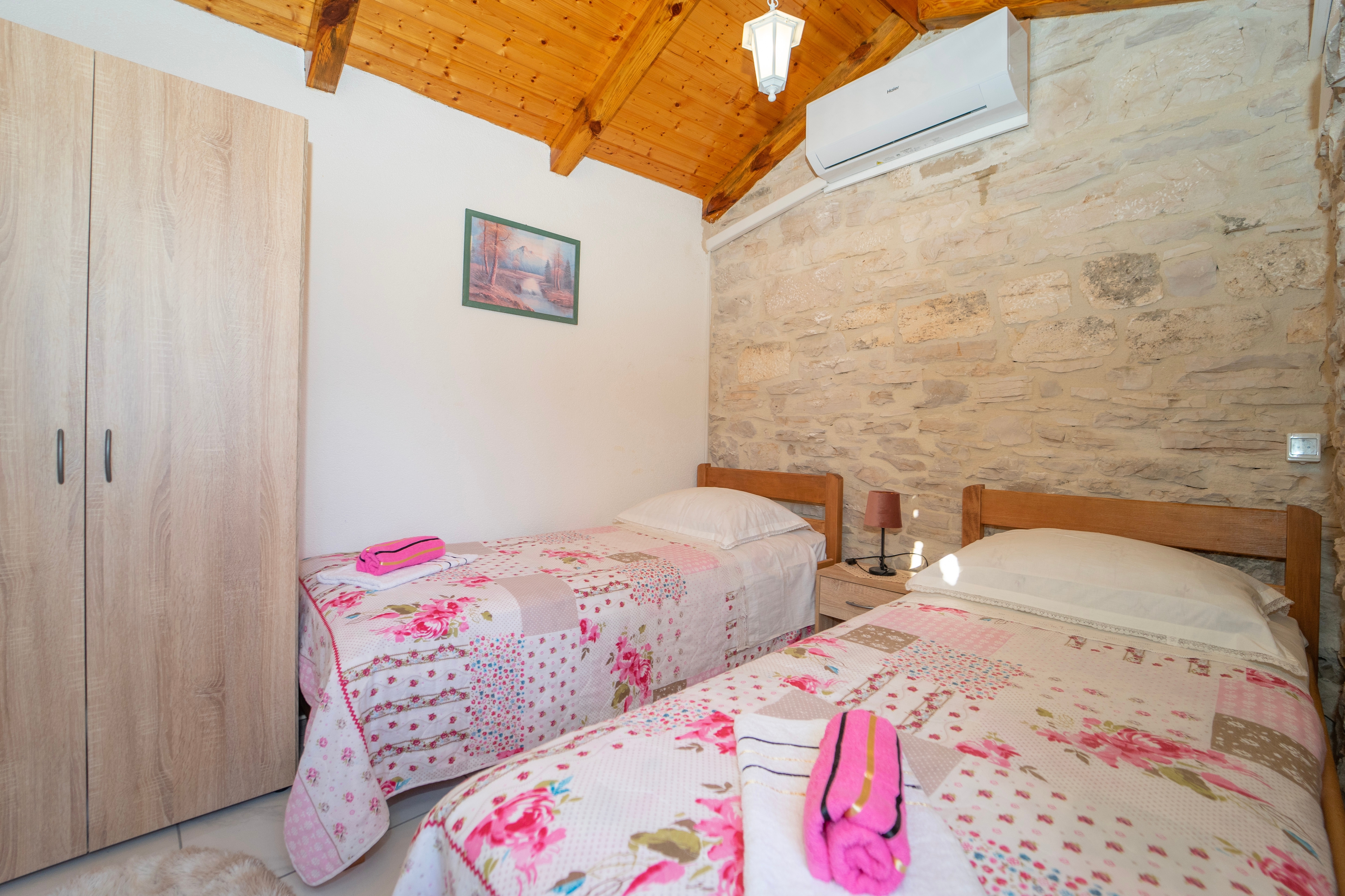 Two bedroom house with terrace Cove Pelegrin, Korčula  K