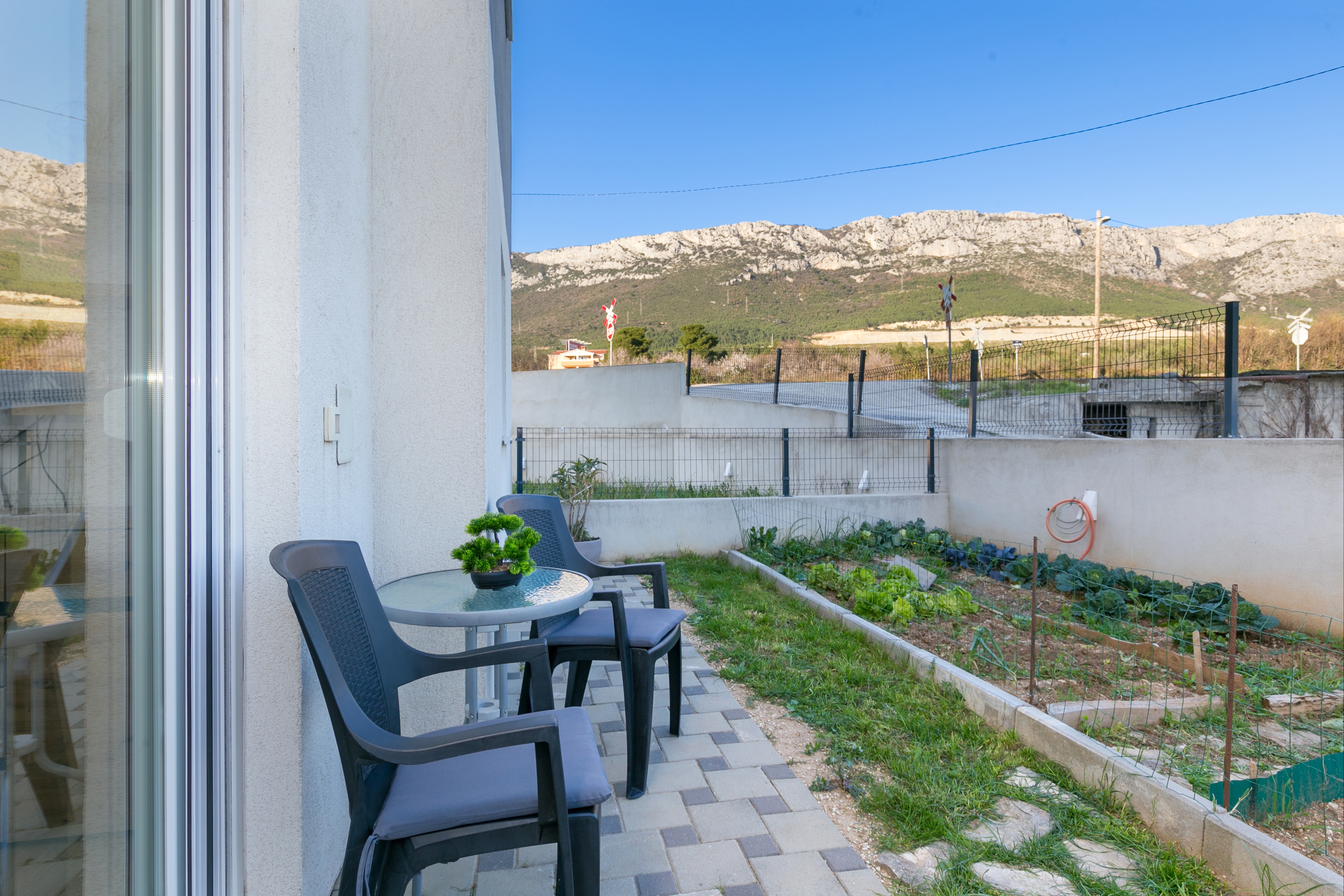 One bedroom apartment with terrace Kaštel Sućurac, Kaštela  A-a