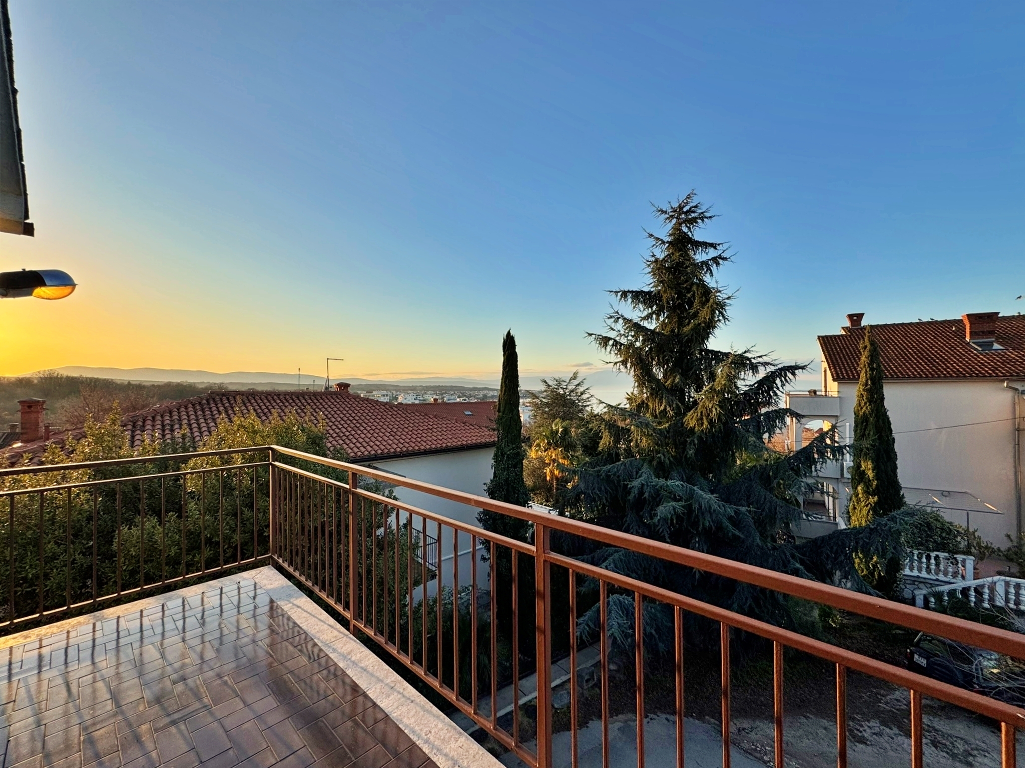 Two bedroom apartment with terrace and sea view Malinska, Krk  A-b