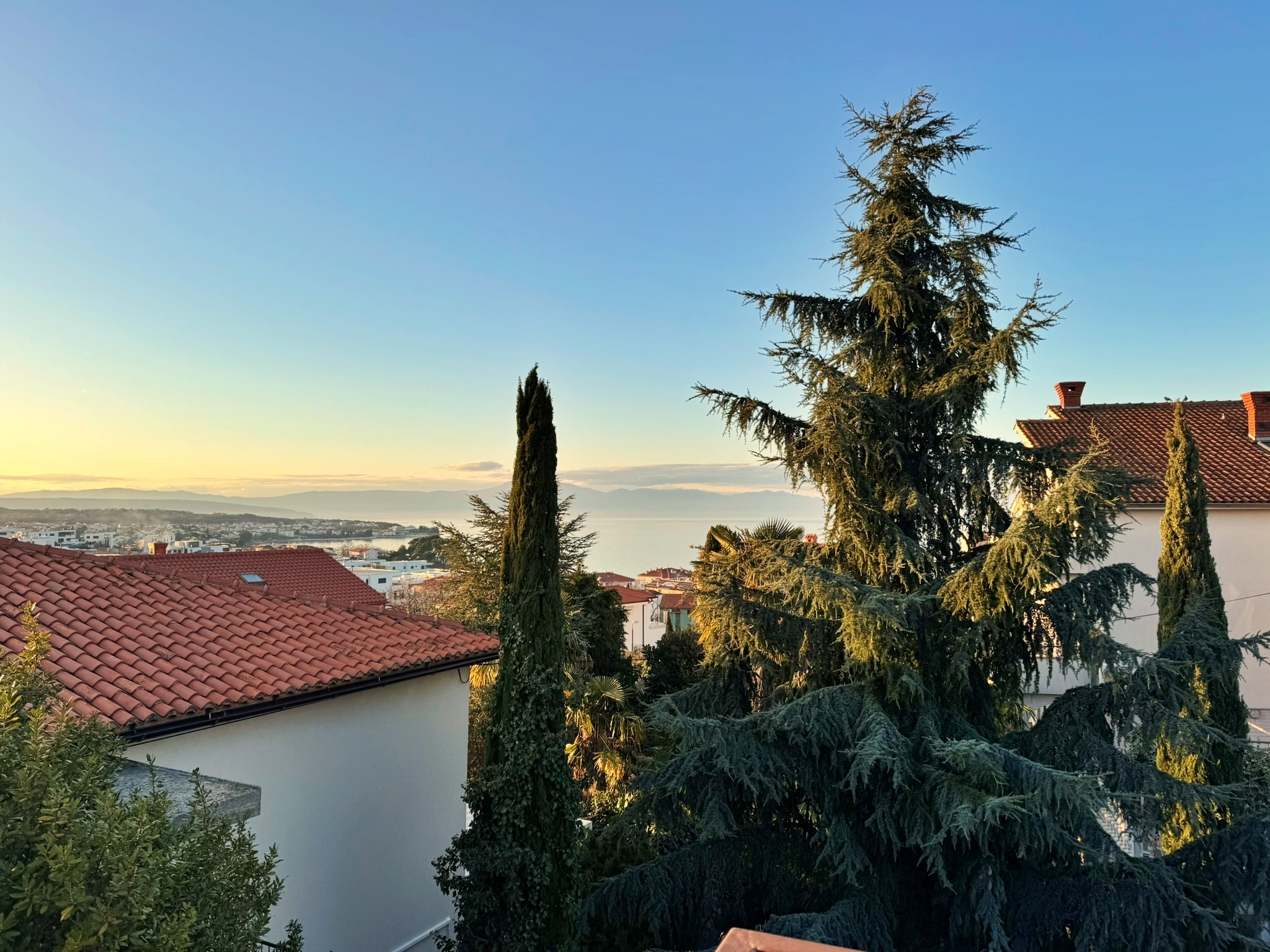 Two bedroom apartment with terrace and sea view Malinska, Krk  A-b
