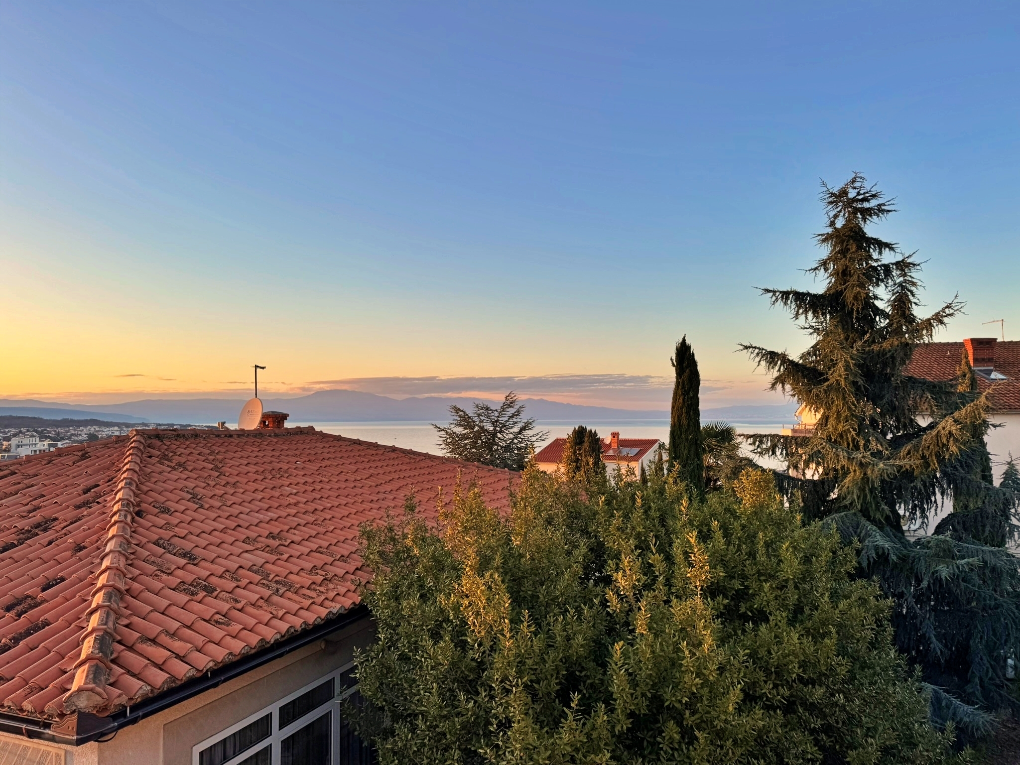 Two bedroom apartment with terrace and sea view Malinska, Krk  A-b