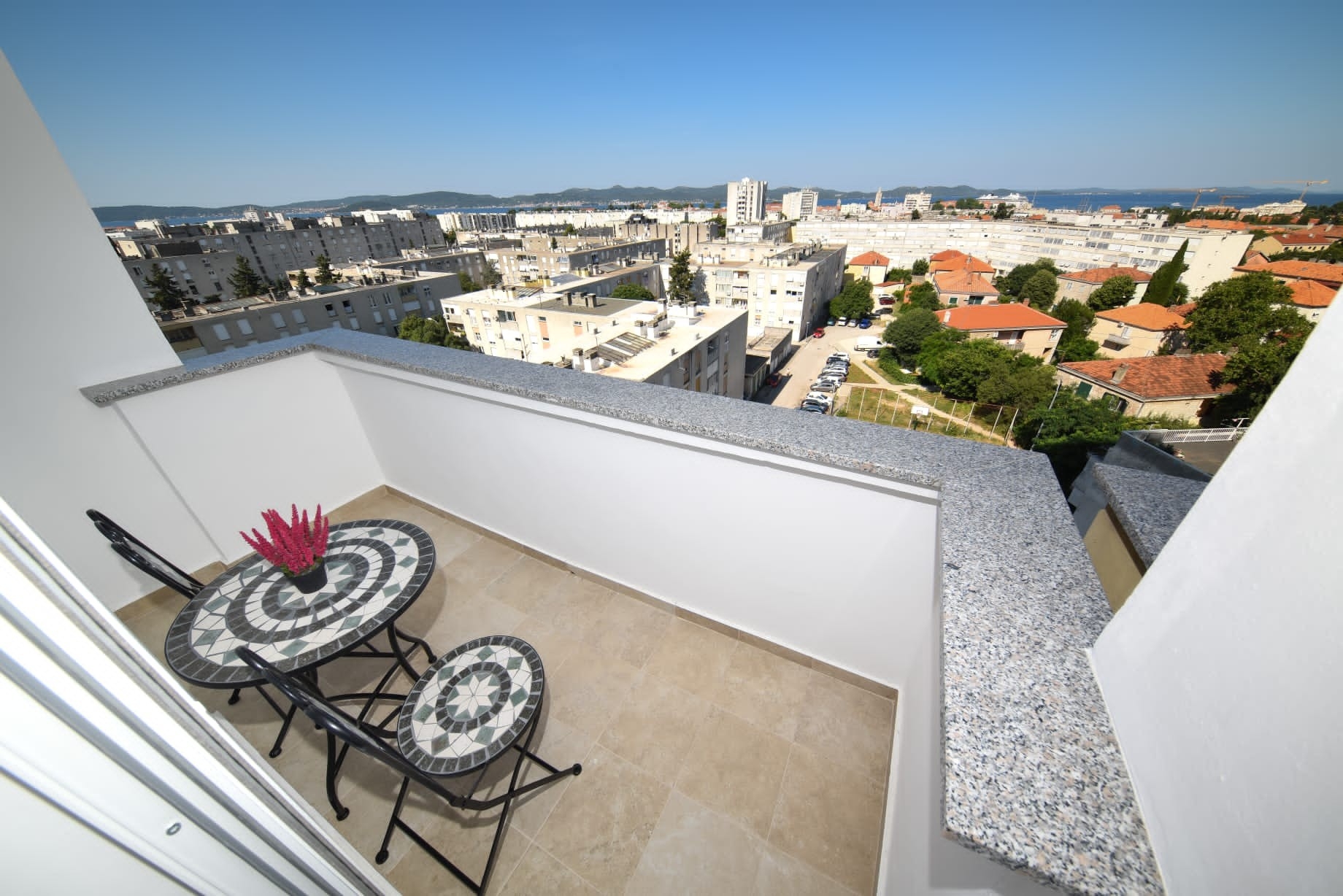 Two bedroom apartment with balcony and sea view Zadar  A-a