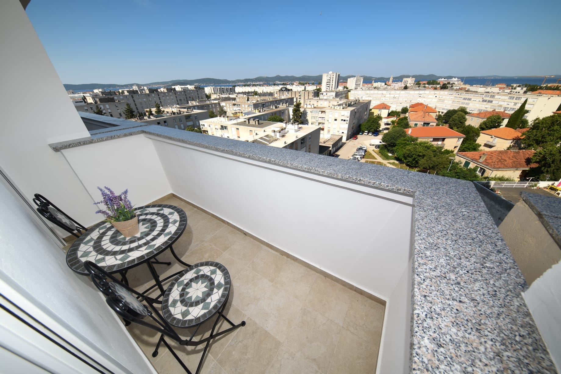 Two bedroom apartment with balcony and sea view Zadar  A-a