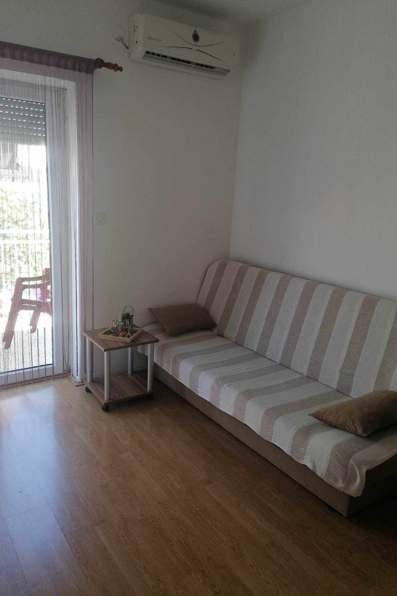 Two bedroom apartment with terrace and sea view Bilice, Krka (A-23875-a) Two bedroom apartment with terrace and sea view Bilice, Krka (A-23875-a)