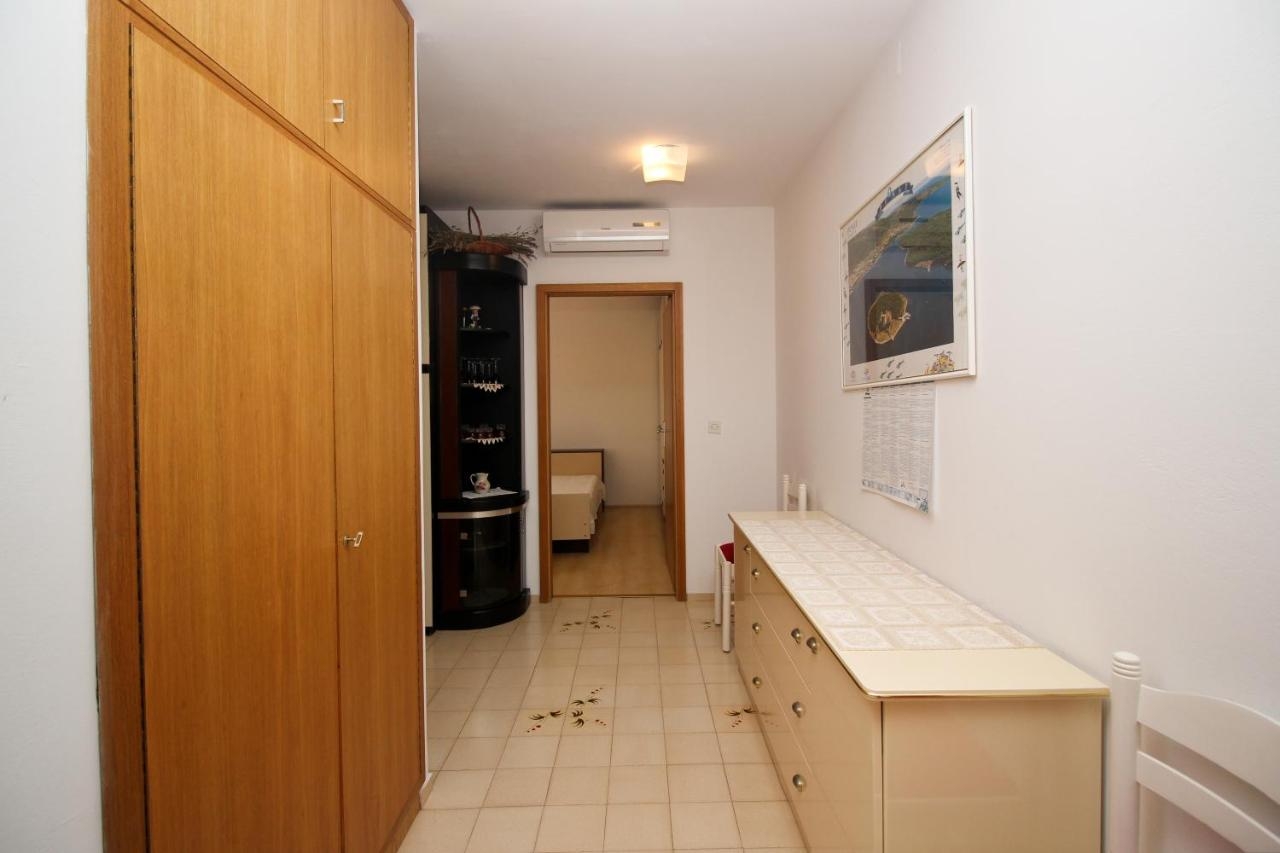 Two bedroom apartment with terrace Punat, Krk  A-a