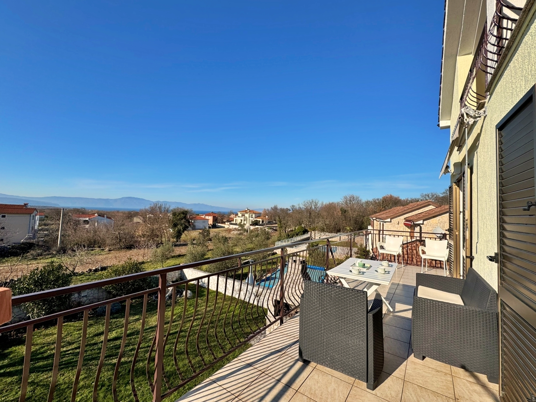 Two bedroom apartment with balcony and sea view Malinska, Krk  A-b