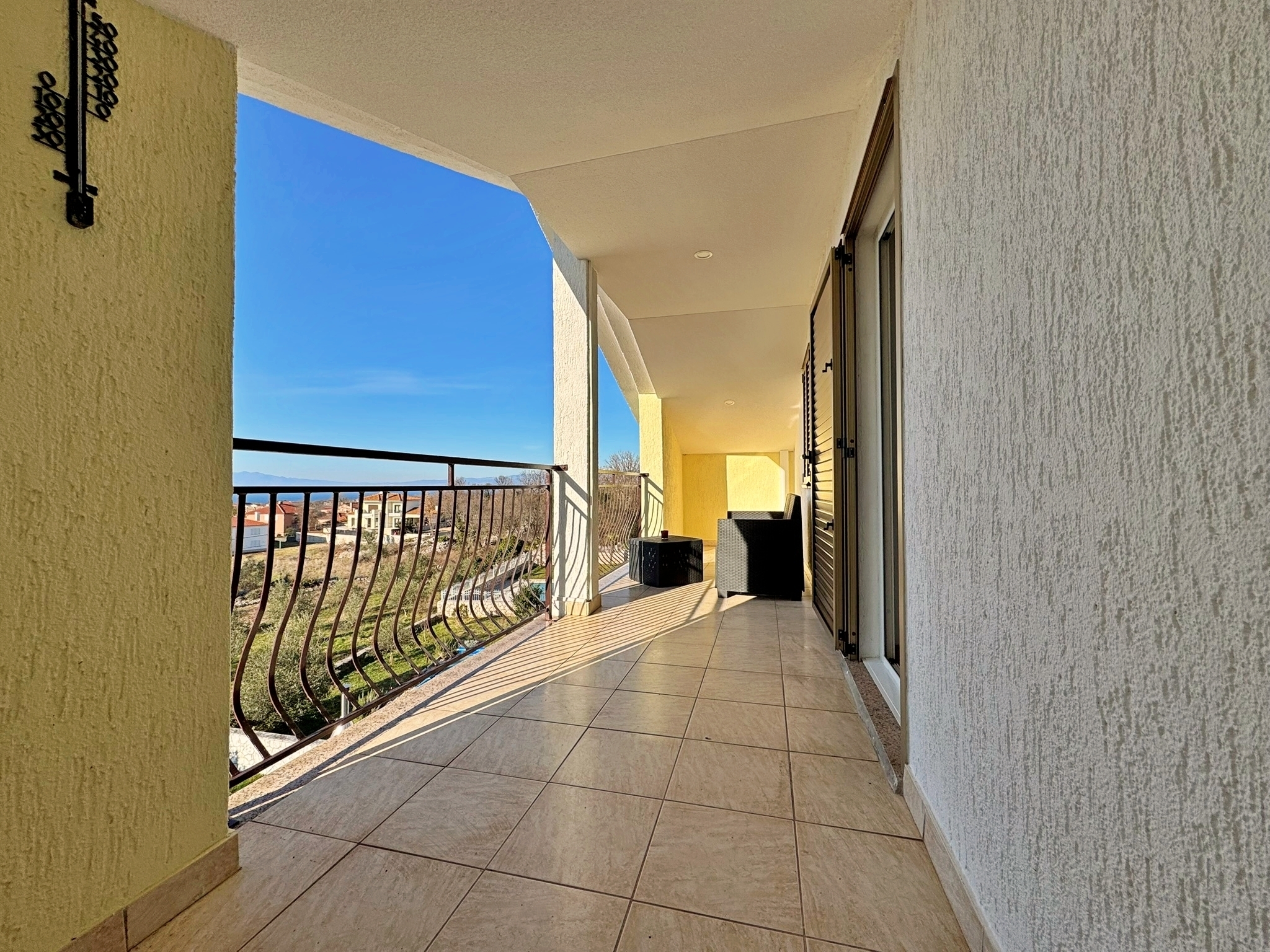 Two bedroom apartment with balcony and sea view Malinska, Krk  A-c
