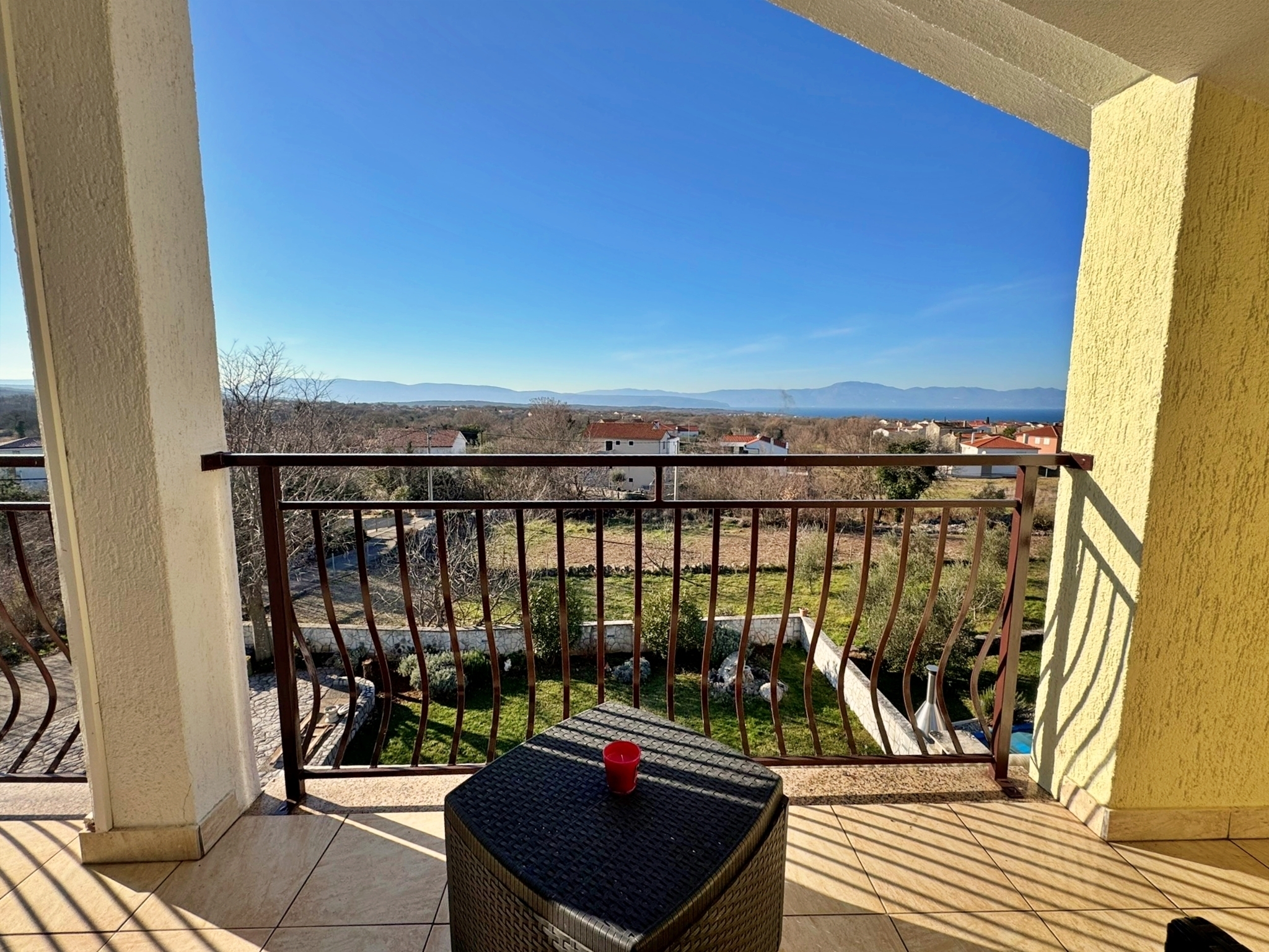 Two bedroom apartment with balcony and sea view Malinska, Krk  A-c