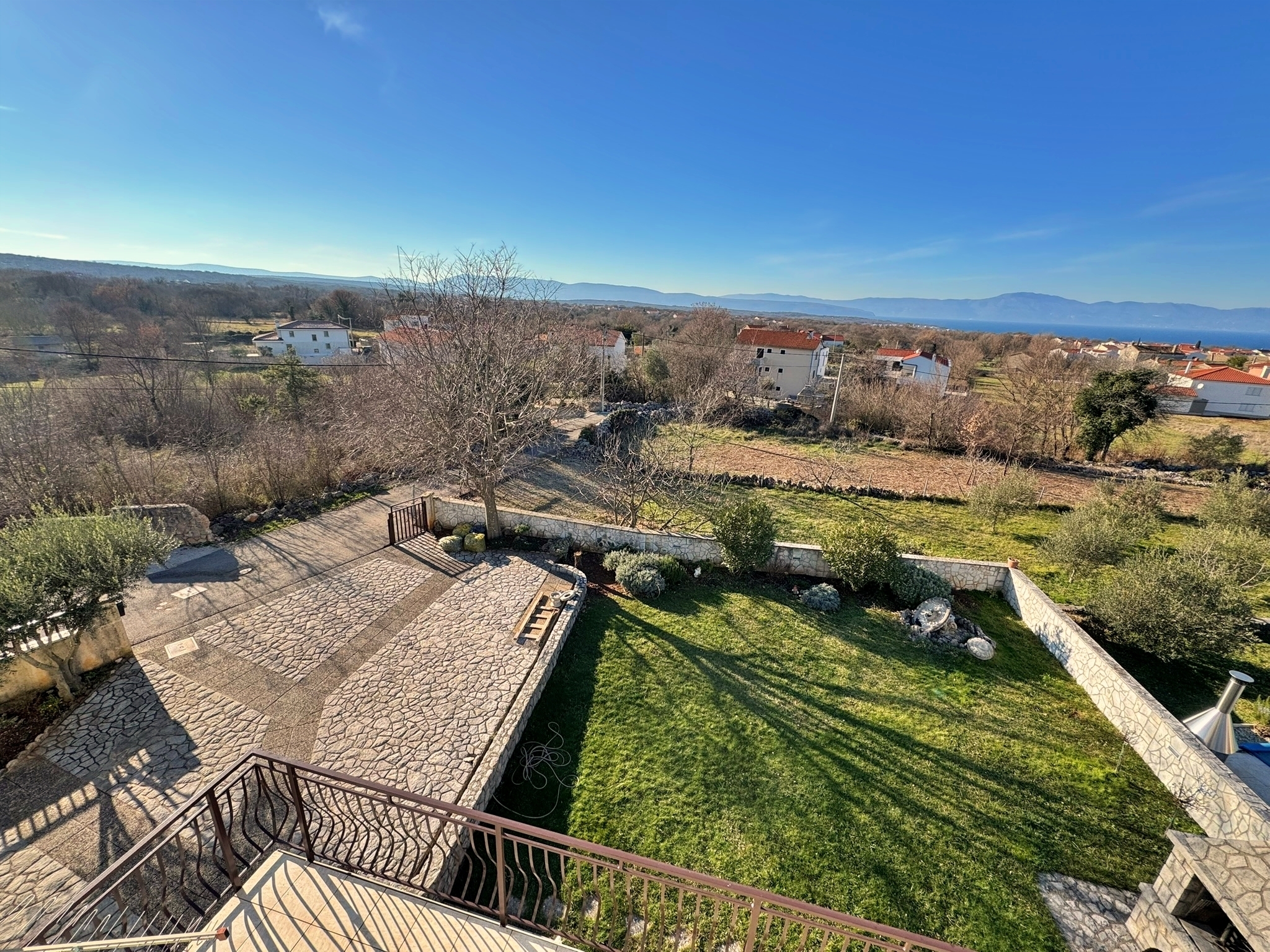 Two bedroom apartment with balcony and sea view Malinska, Krk  A-c
