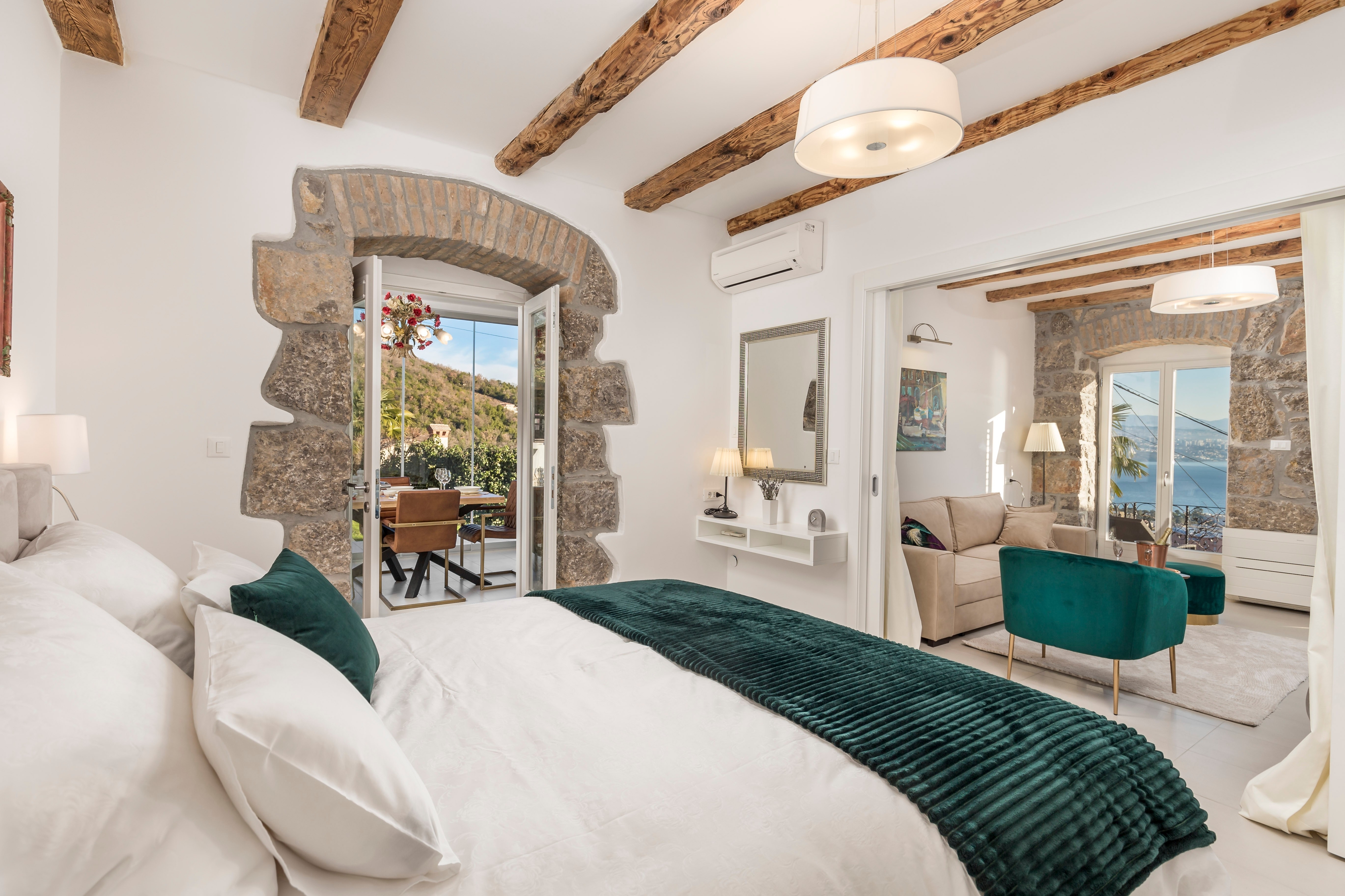 One bedroom apartment with terrace and sea view Opatija (A-23879-a)