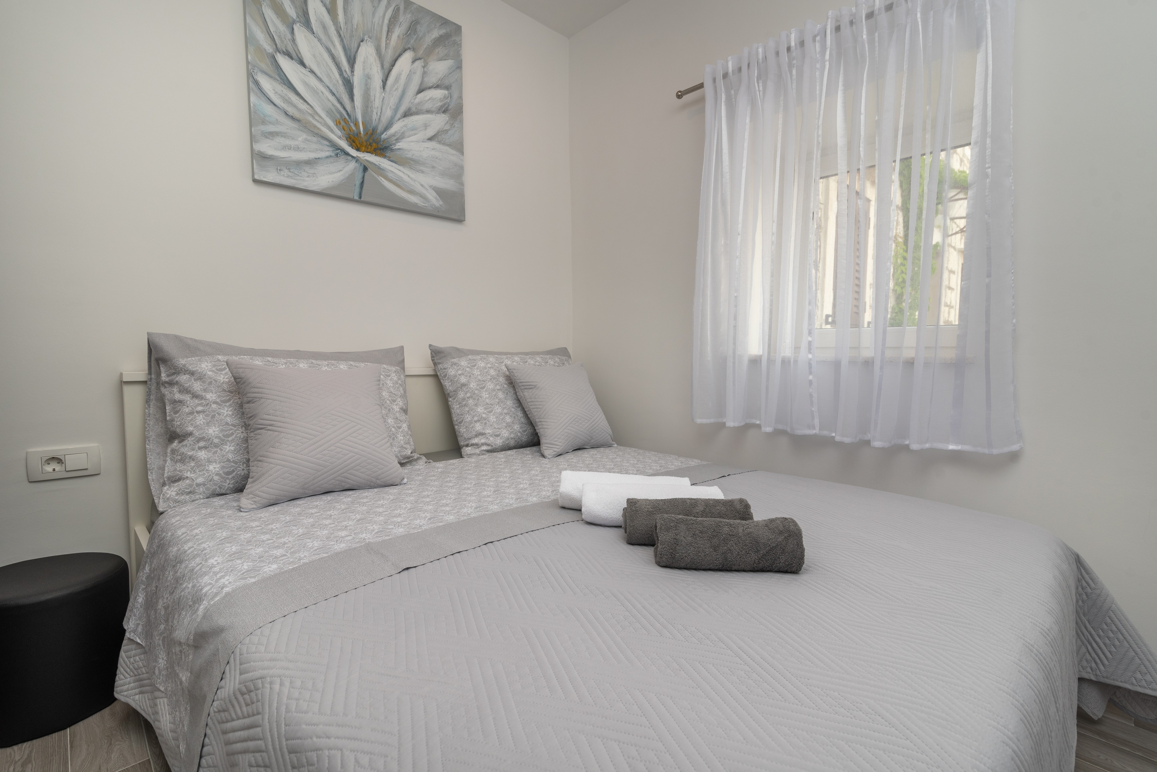 One bedroom apartment with terrace and sea view Seget Vranjica, Trogir  A-a