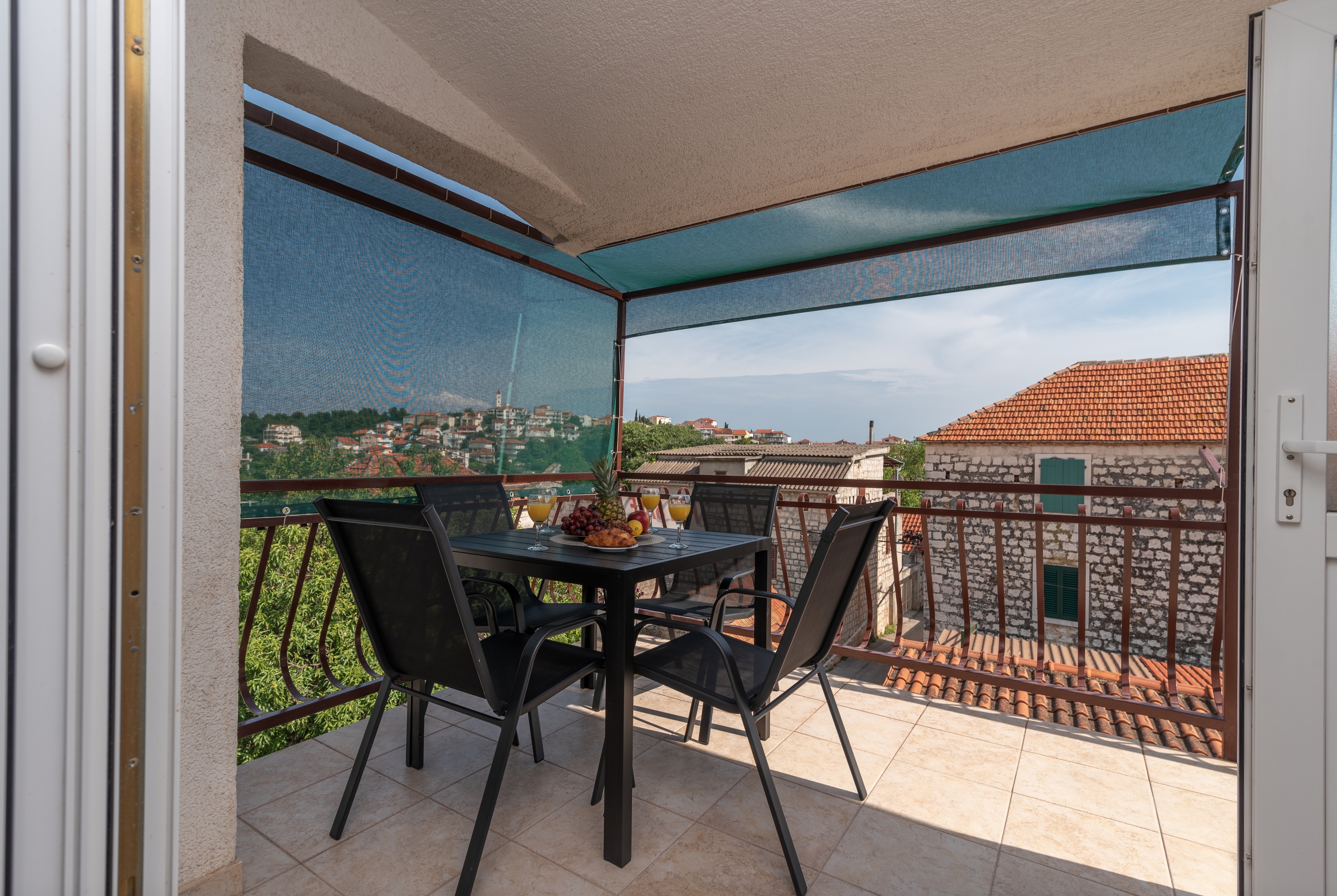 One bedroom apartment with terrace and sea view Seget Vranjica, Trogir  A-a